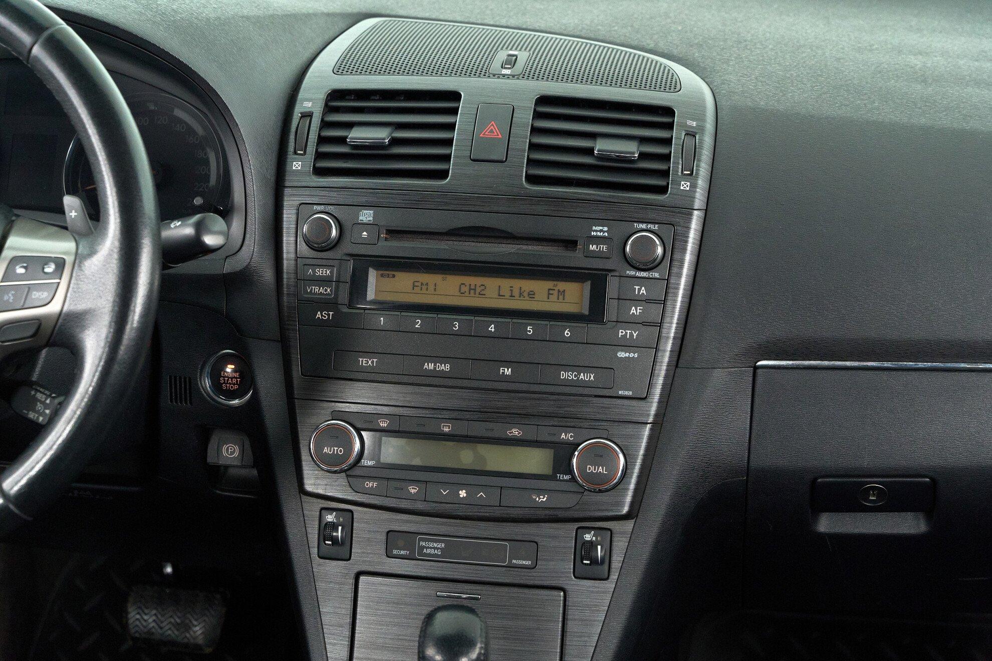 Toyota Avensis 2009, черный