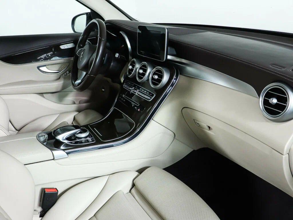 Mercedes-Benz GLC 2017, черный
