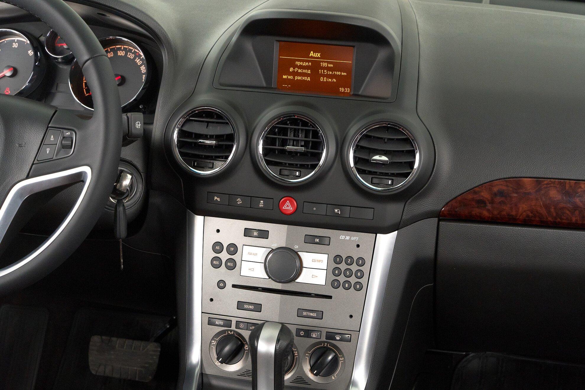 Opel Antara 2013, черный