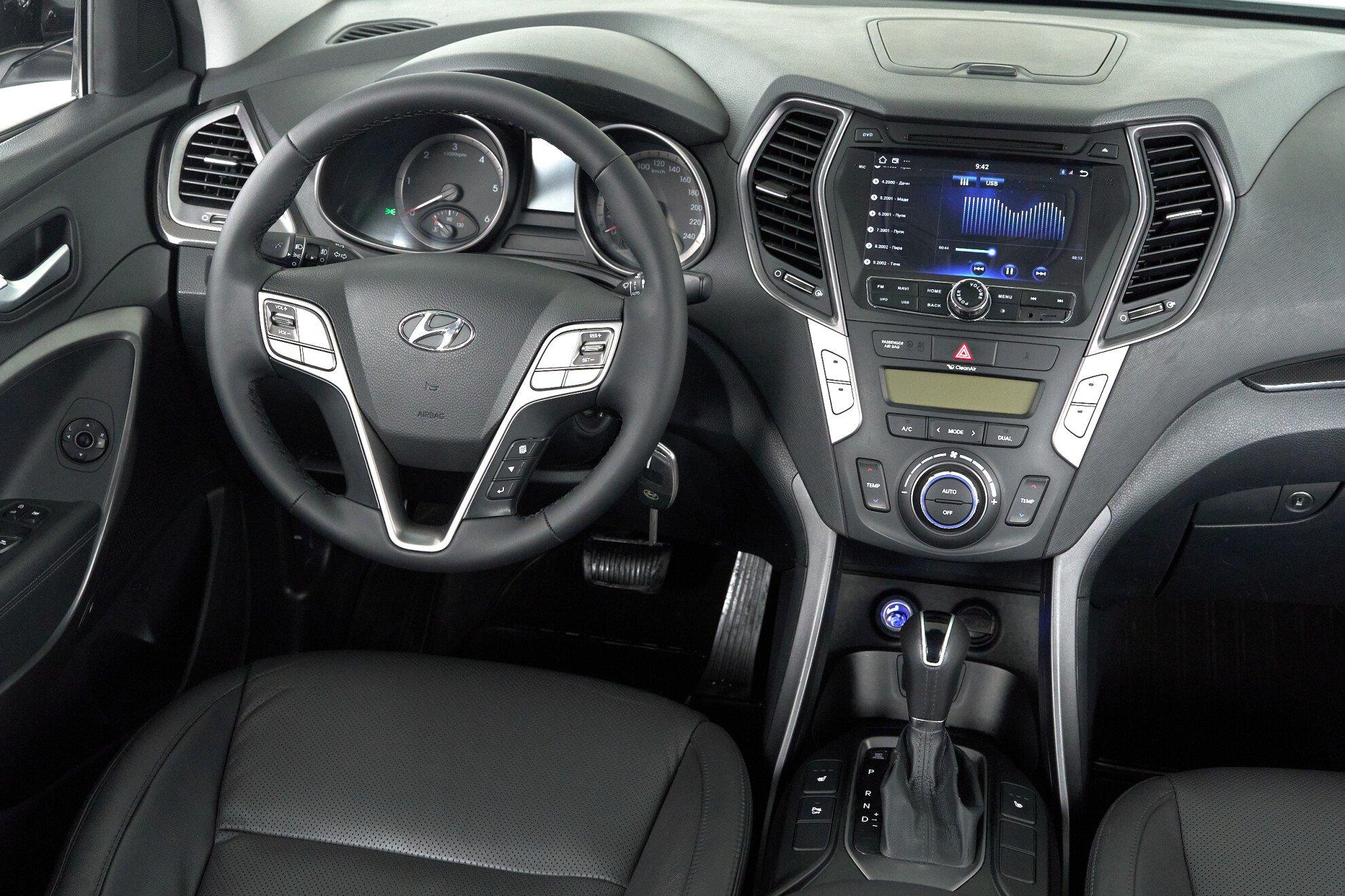 Hyundai Santa Fe 2015, серый