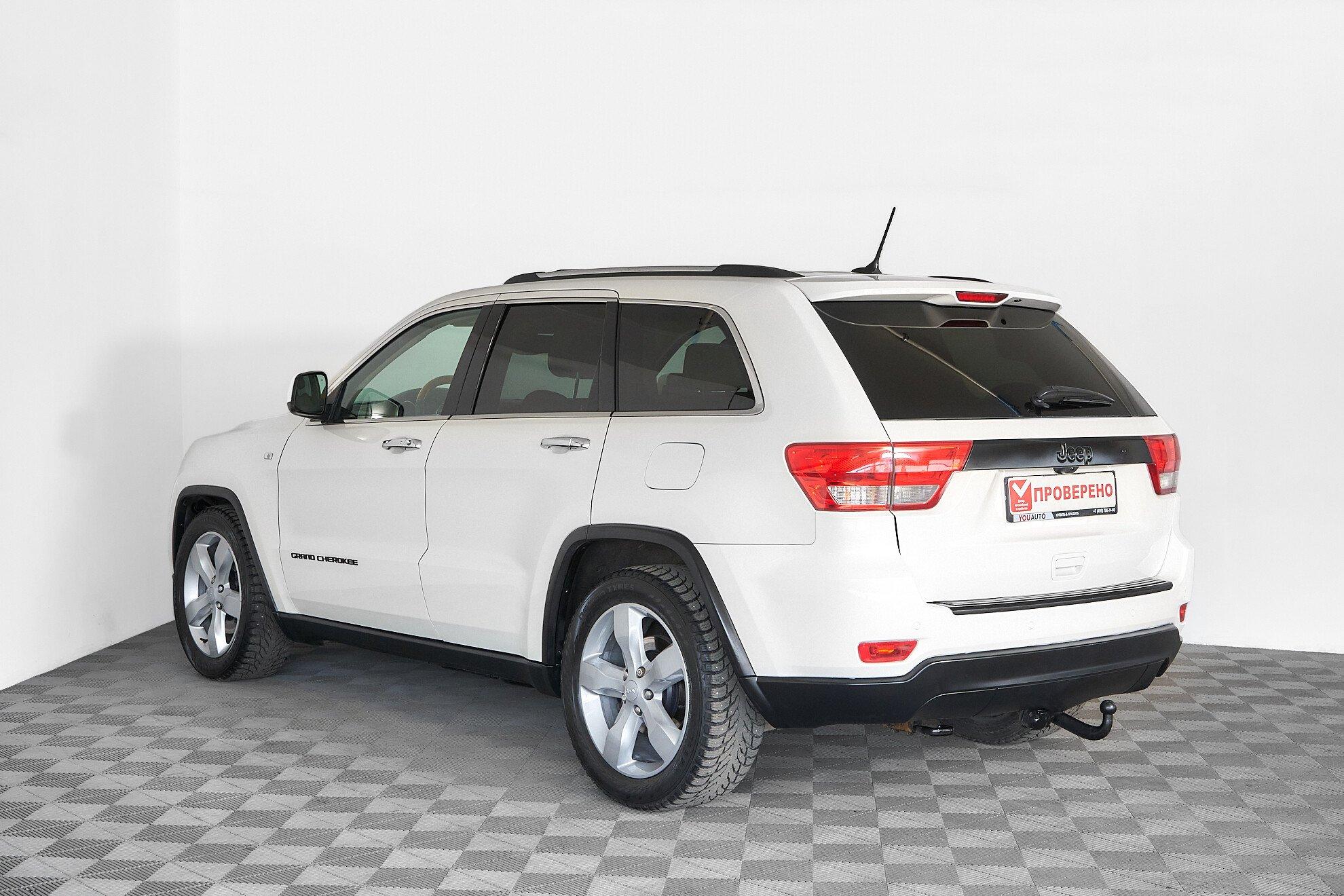 Jeep Grand Cherokee 2010, белый