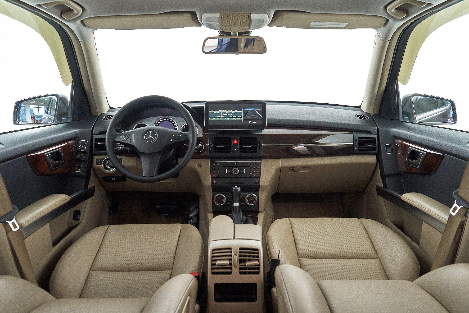 Mercedes-Benz GLK-Класс 2010, коричневый