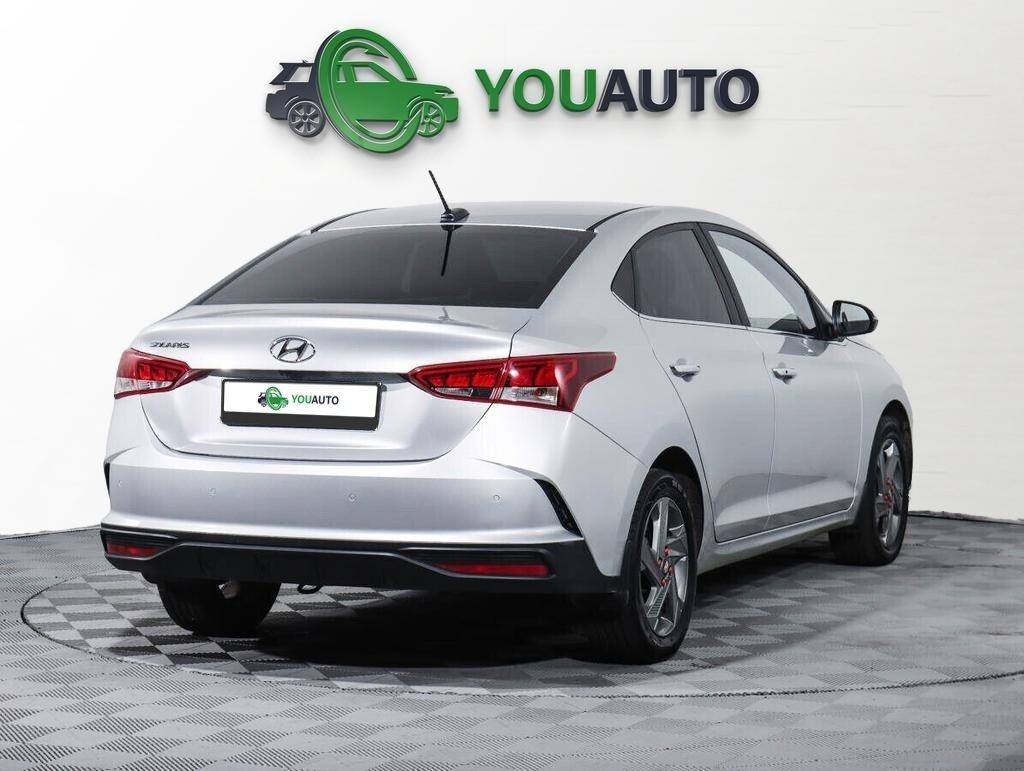 Hyundai Solaris 2022, серебряный