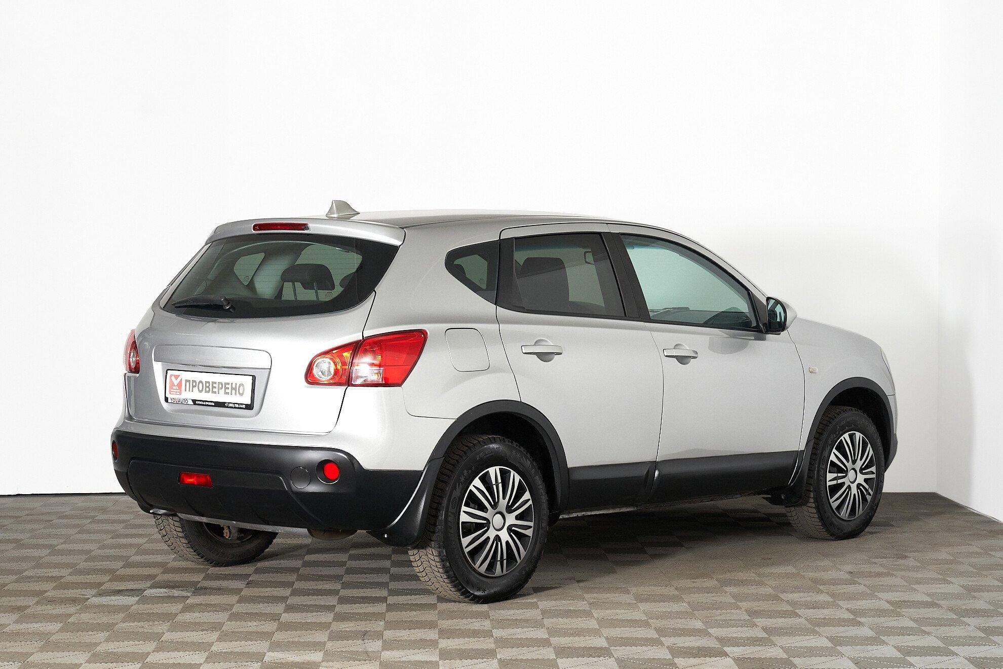 Nissan Qashqai 2009, серебряный