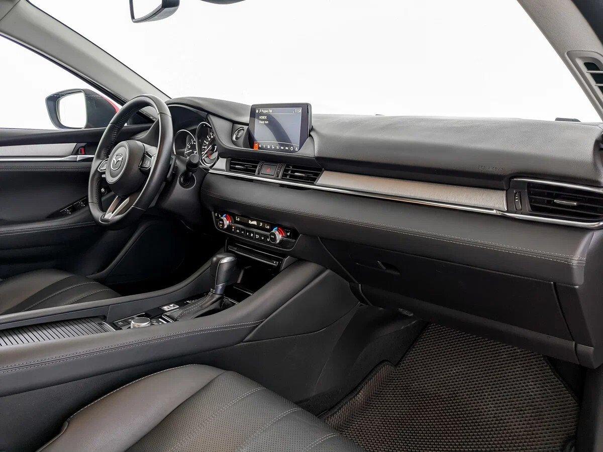 Mazda 6 2020, красный
