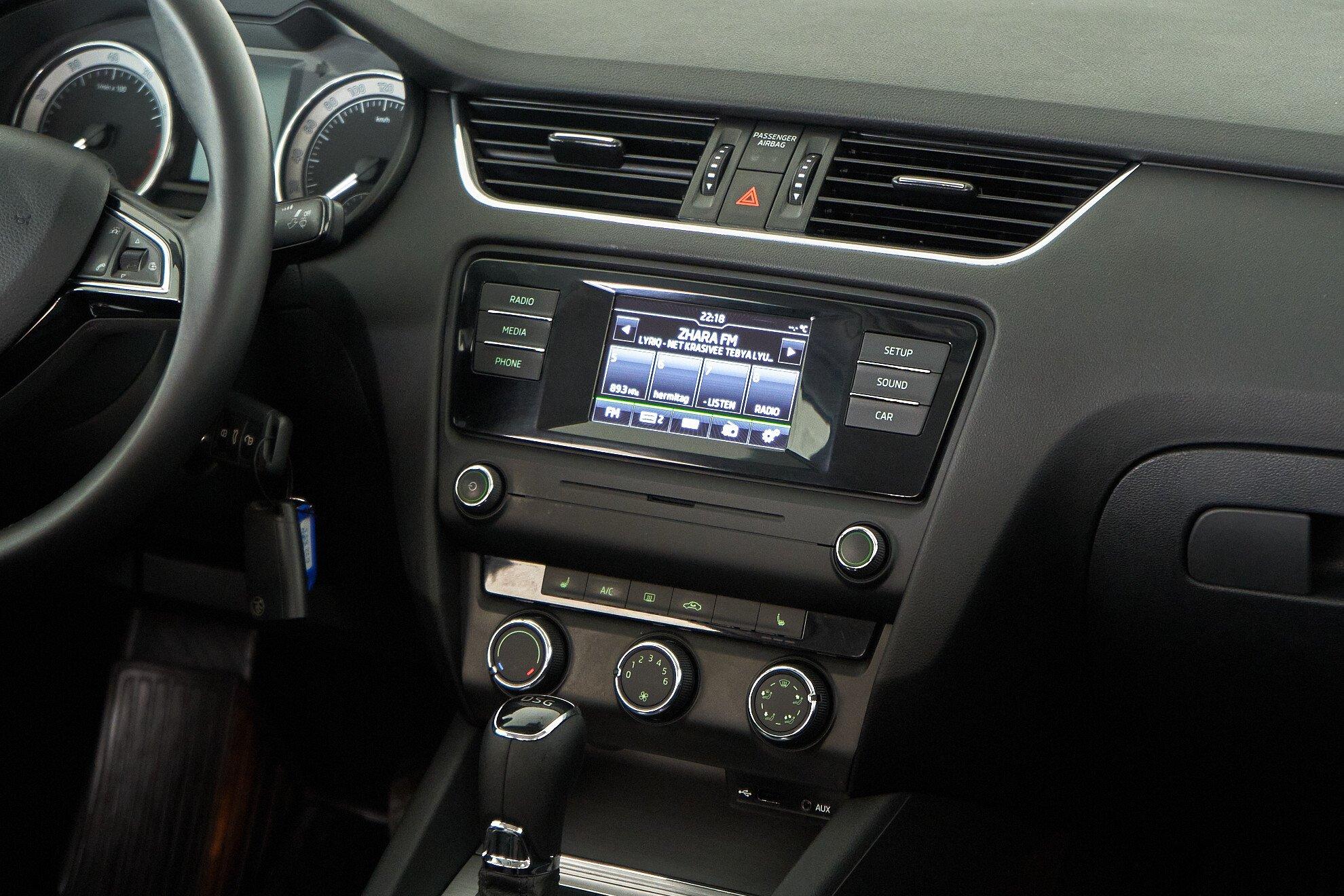 Skoda Octavia 2016, черный