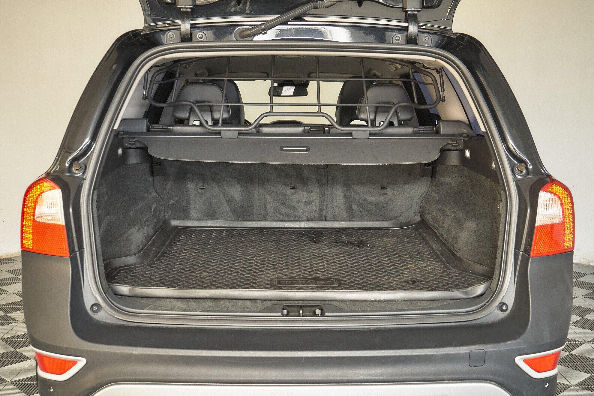 Volvo XC70 2012, черный