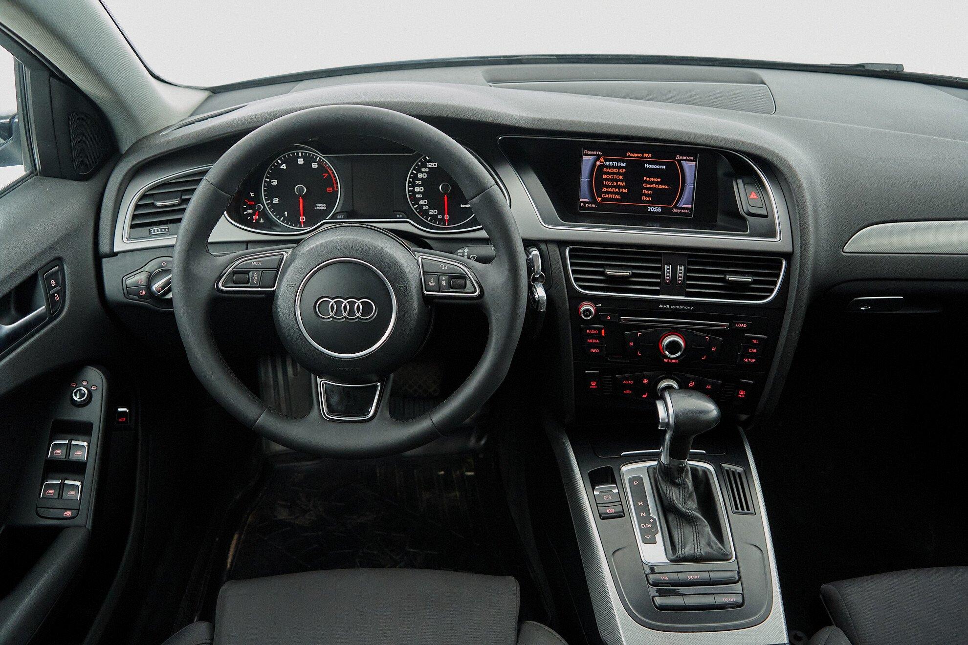 Audi A4 2014, черный