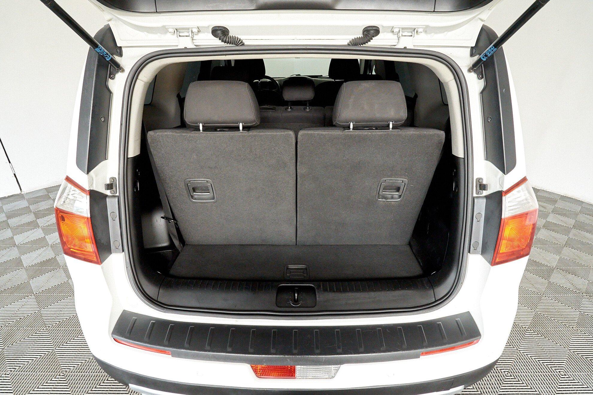 Chevrolet Orlando 2013, белый