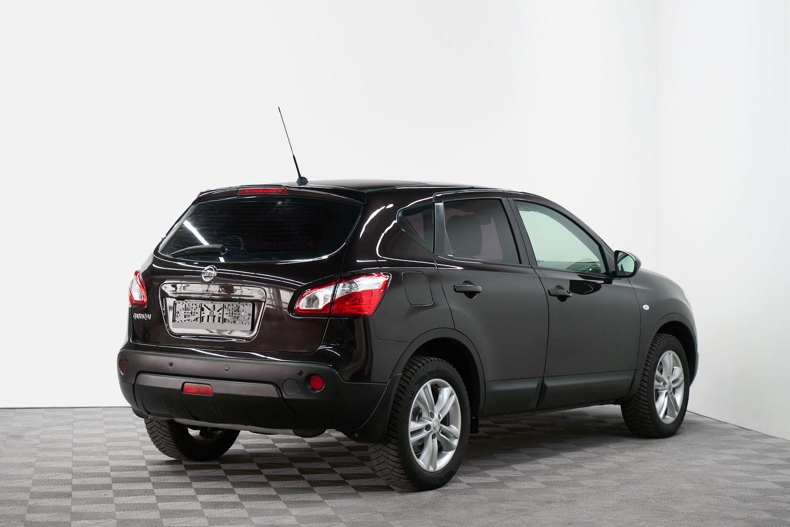 Nissan Qashqai 2011, фиолетовый