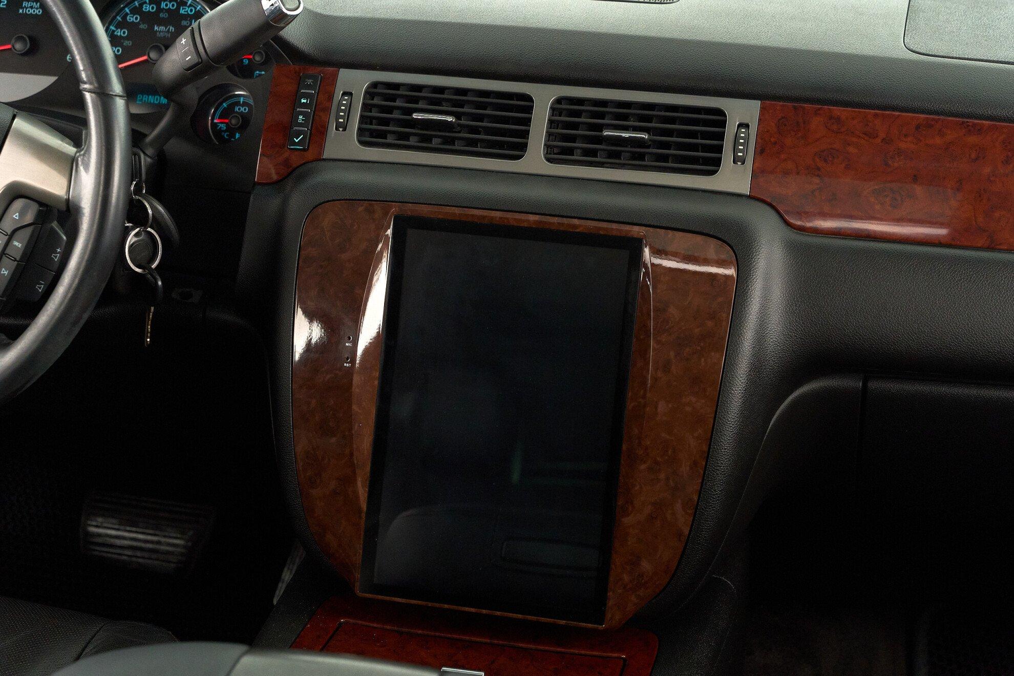 Chevrolet Tahoe 2013, черный