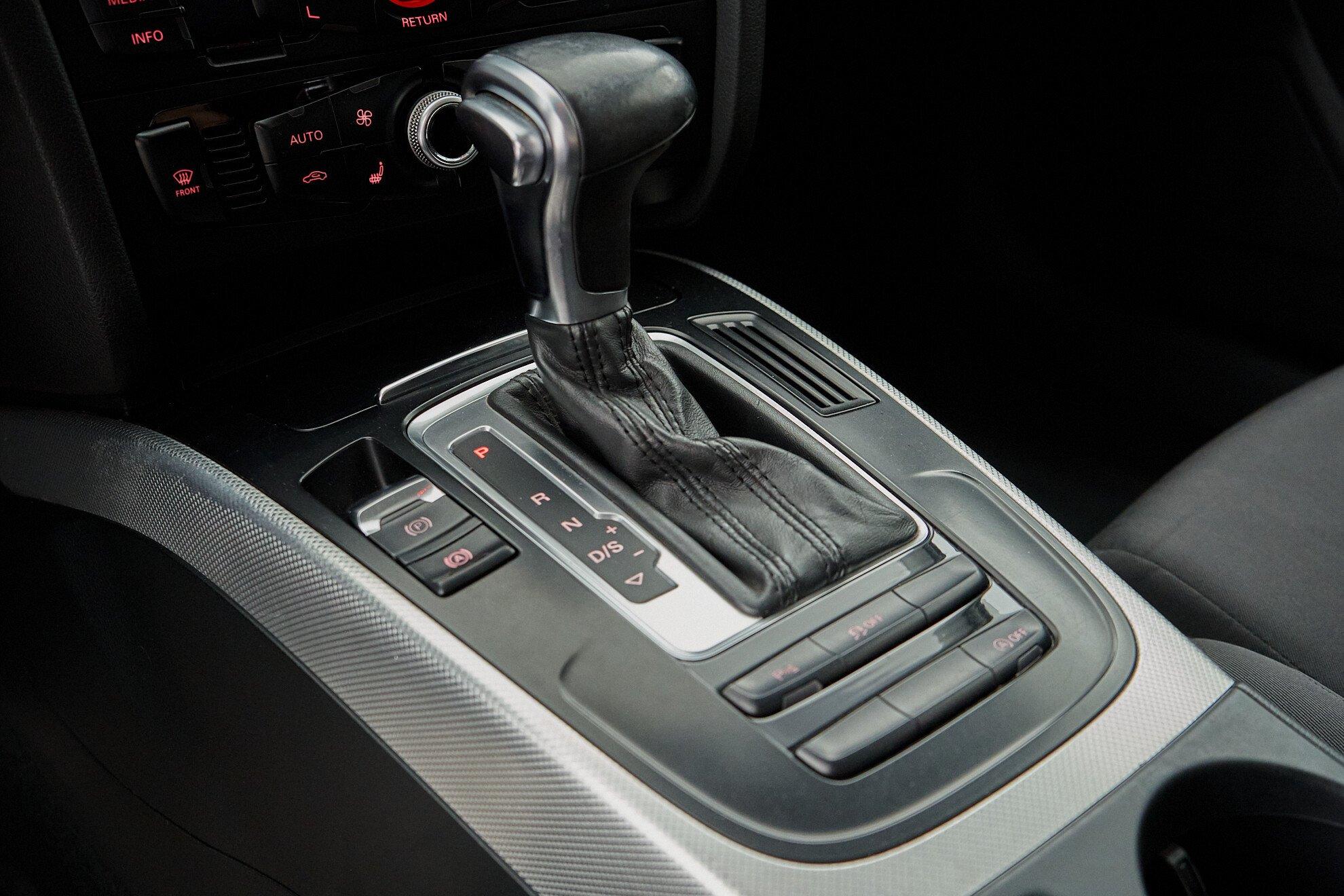 Audi A4 2014, черный