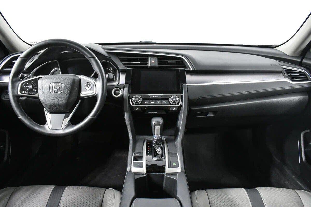 Honda Civic 2018, серый