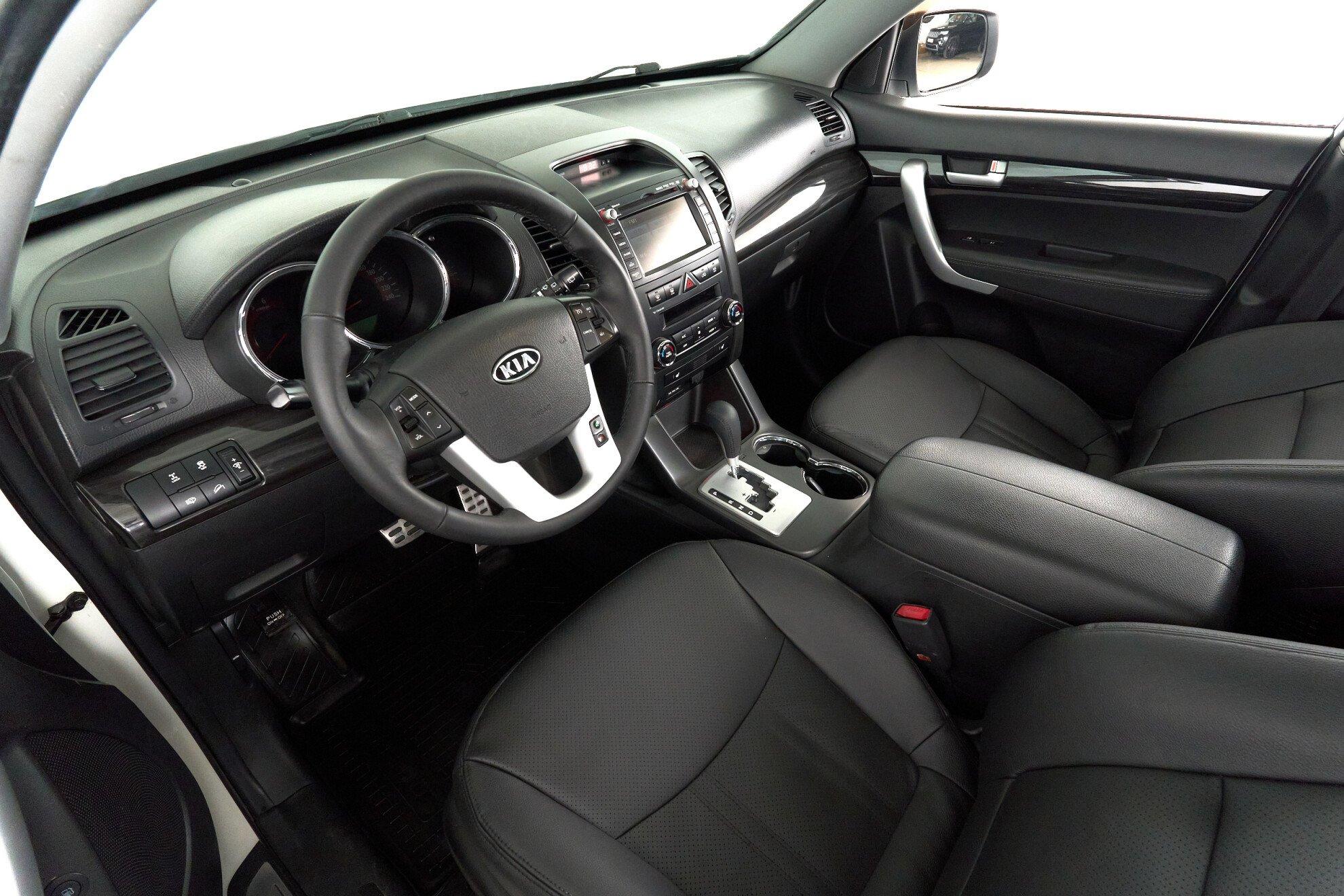 Kia Sorento 2011, белый