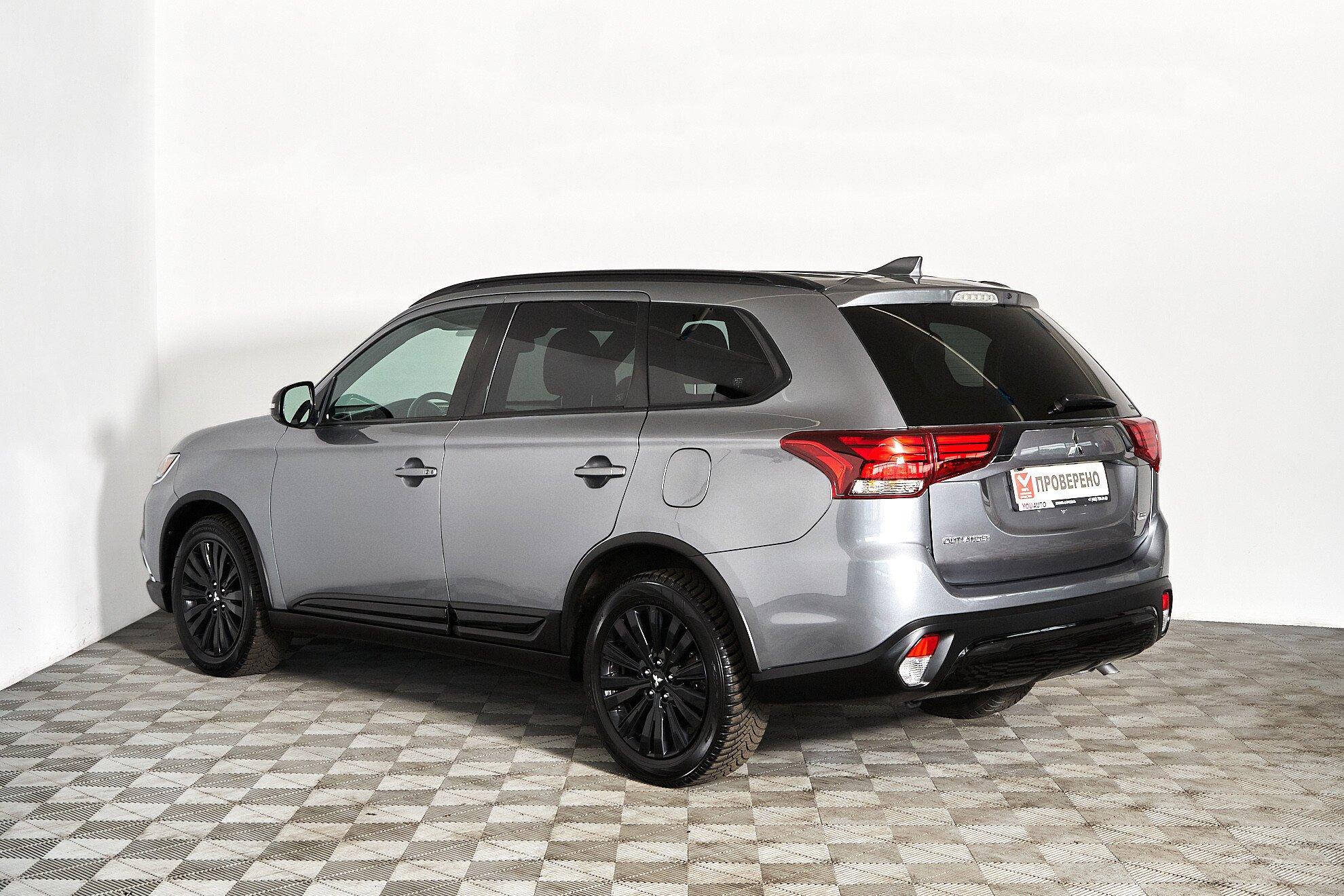 Mitsubishi Outlander 2019, серый