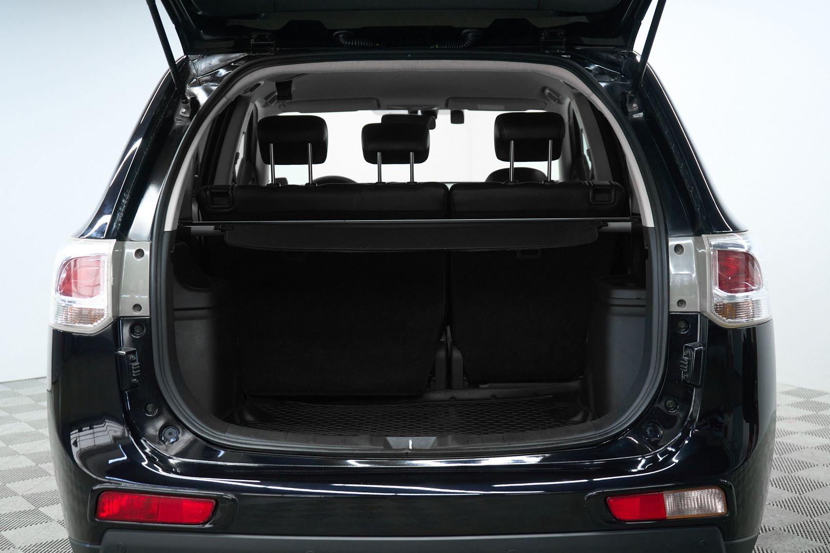 Mitsubishi Outlander 2014, черный