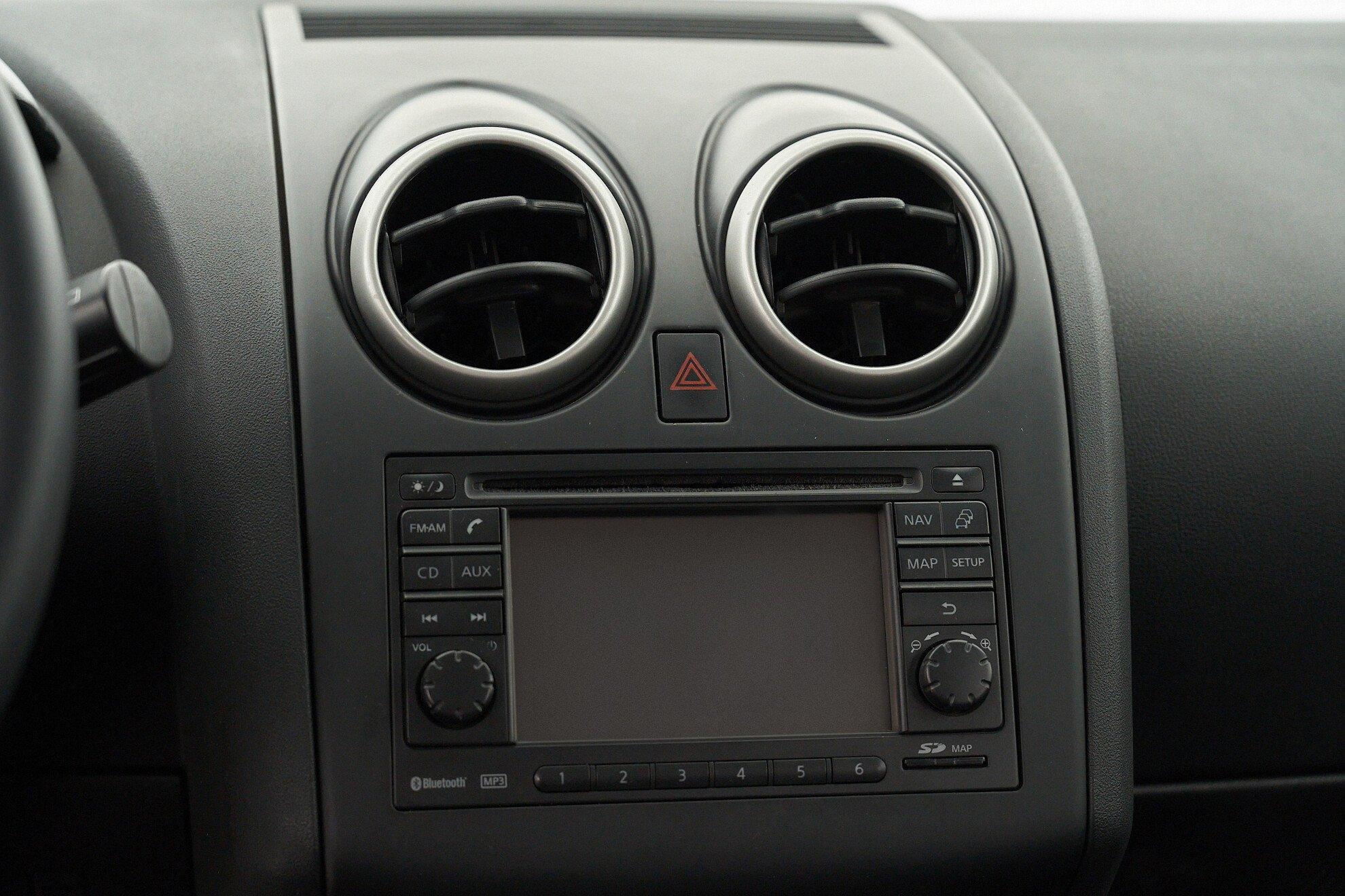 Nissan Qashqai 2012, белый