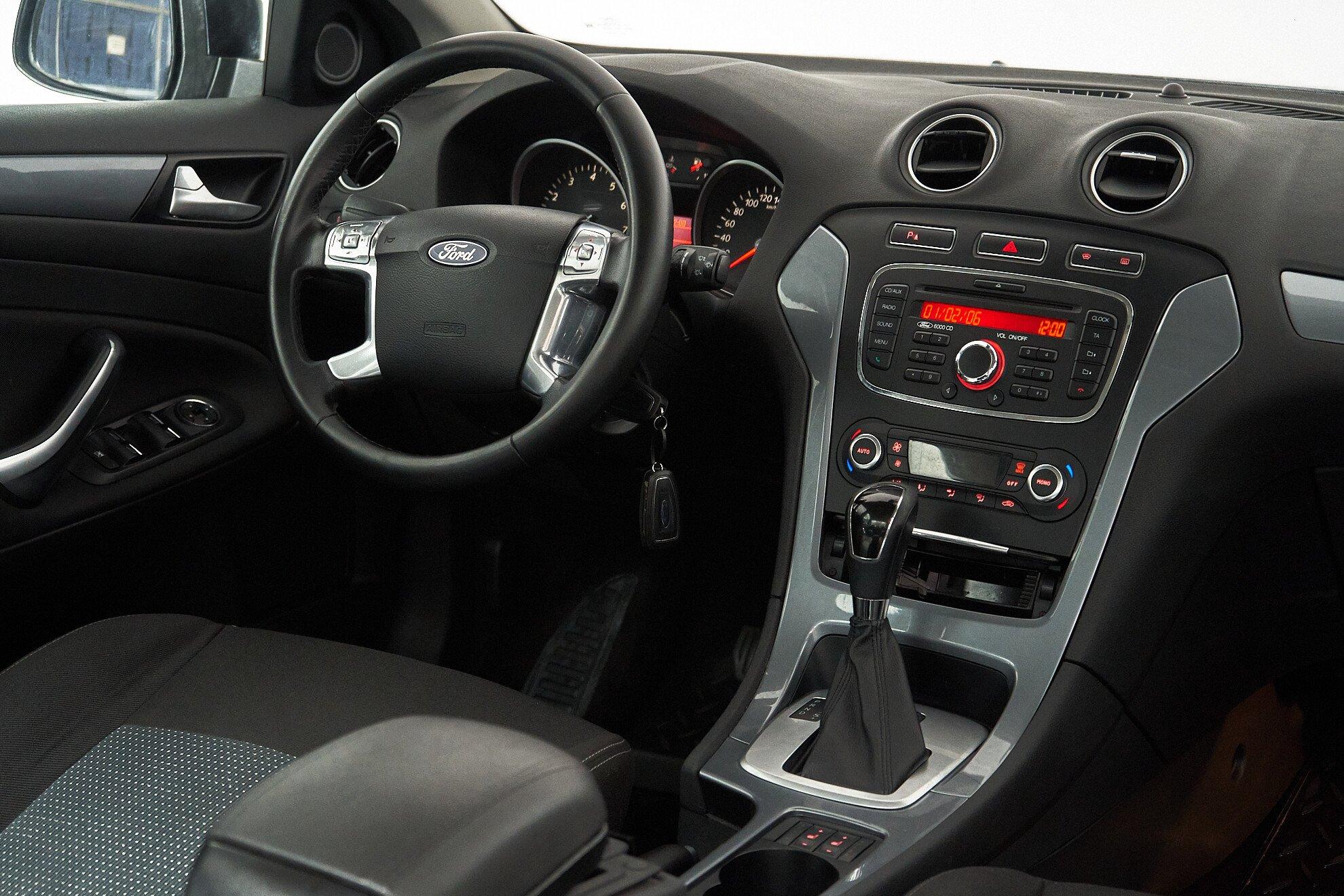 Ford Mondeo 2012, черный