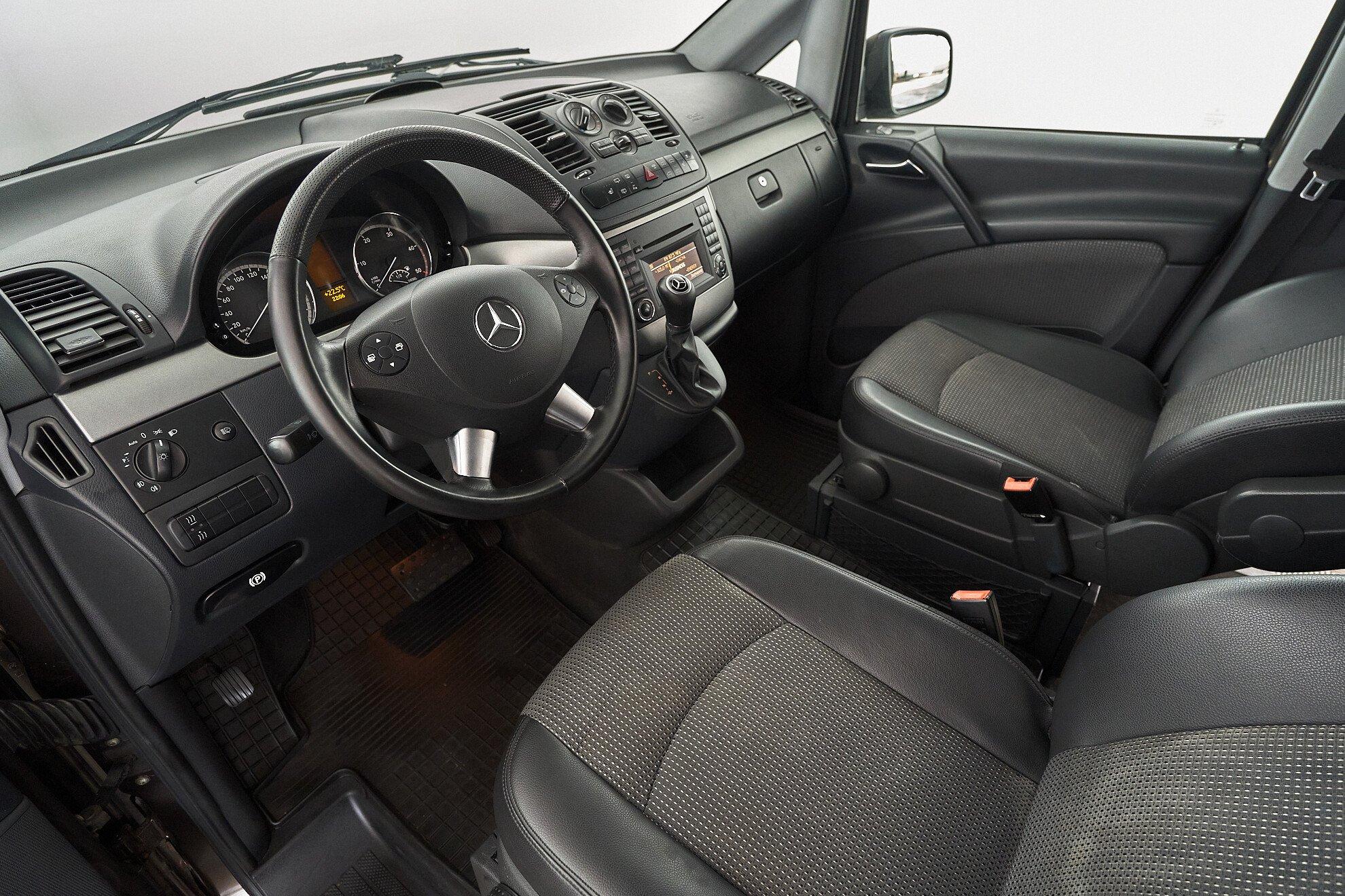 Mercedes-Benz Viano 2012, коричневый