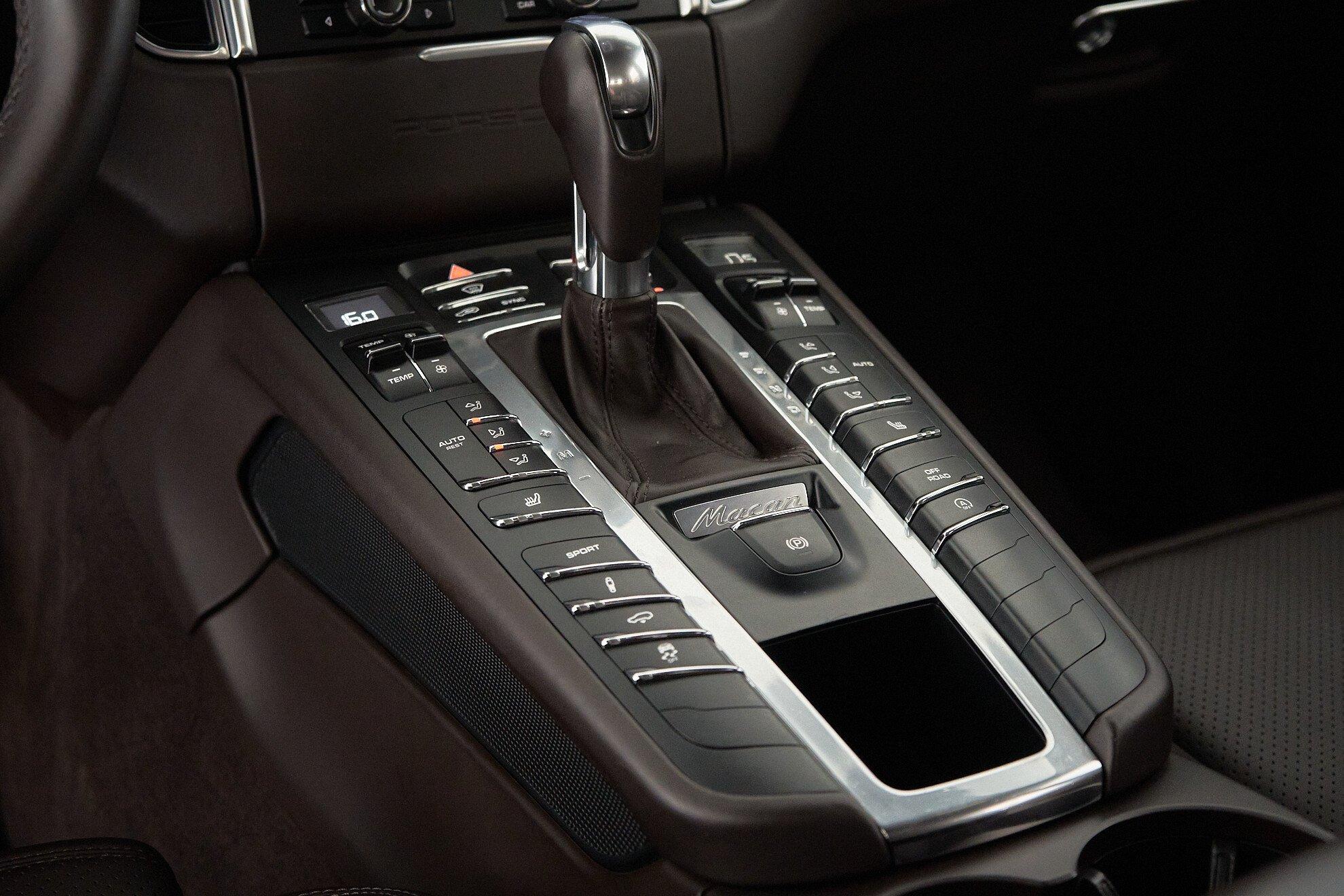 Porsche Macan 2014, черный