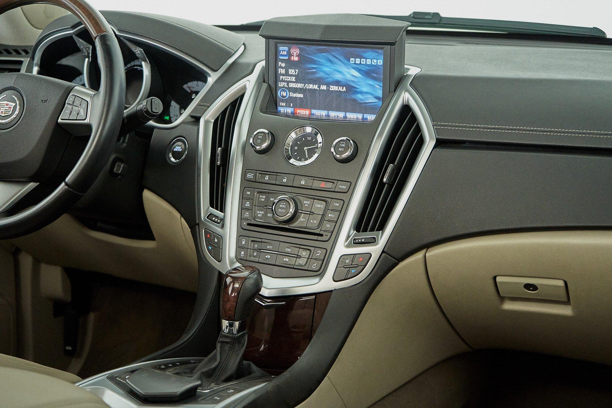 Cadillac SRX 2010, черный