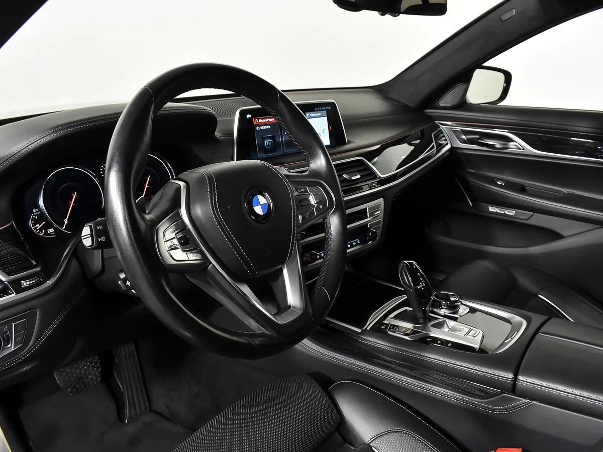 BMW 7 серии 2018, черный