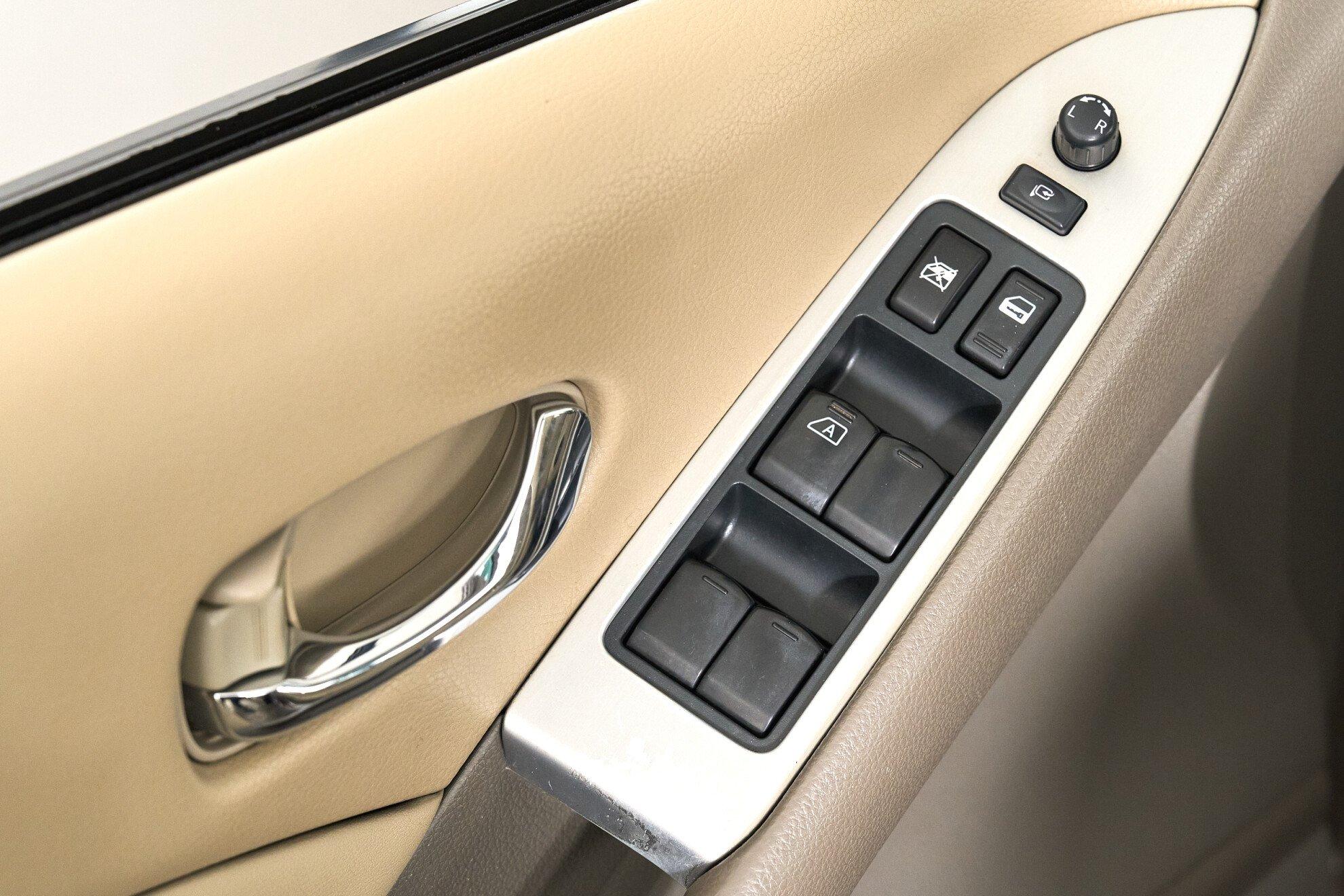 Nissan Murano 2012, бежевый