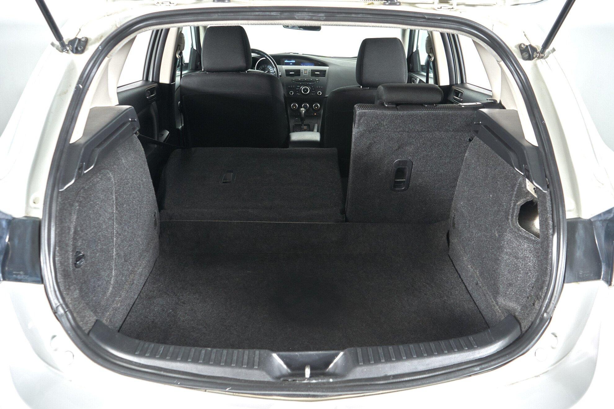 Mazda 3 2013, белый