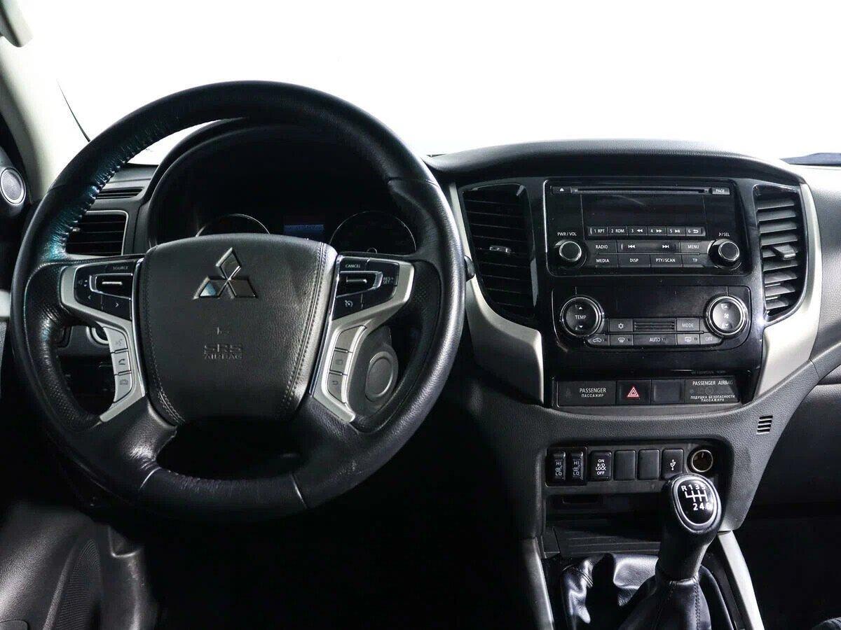 Mitsubishi Pajero Sport 2019, серый