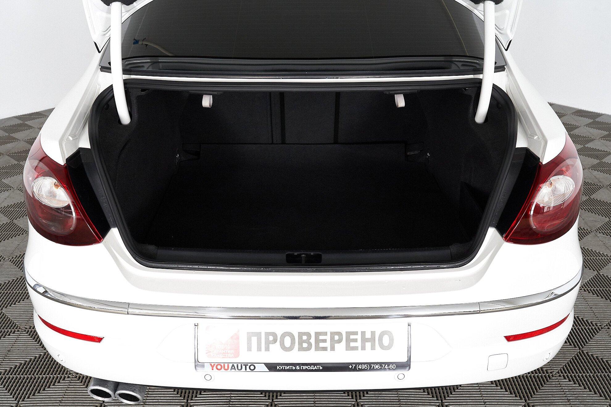 Volkswagen Passat CC 2010, белый