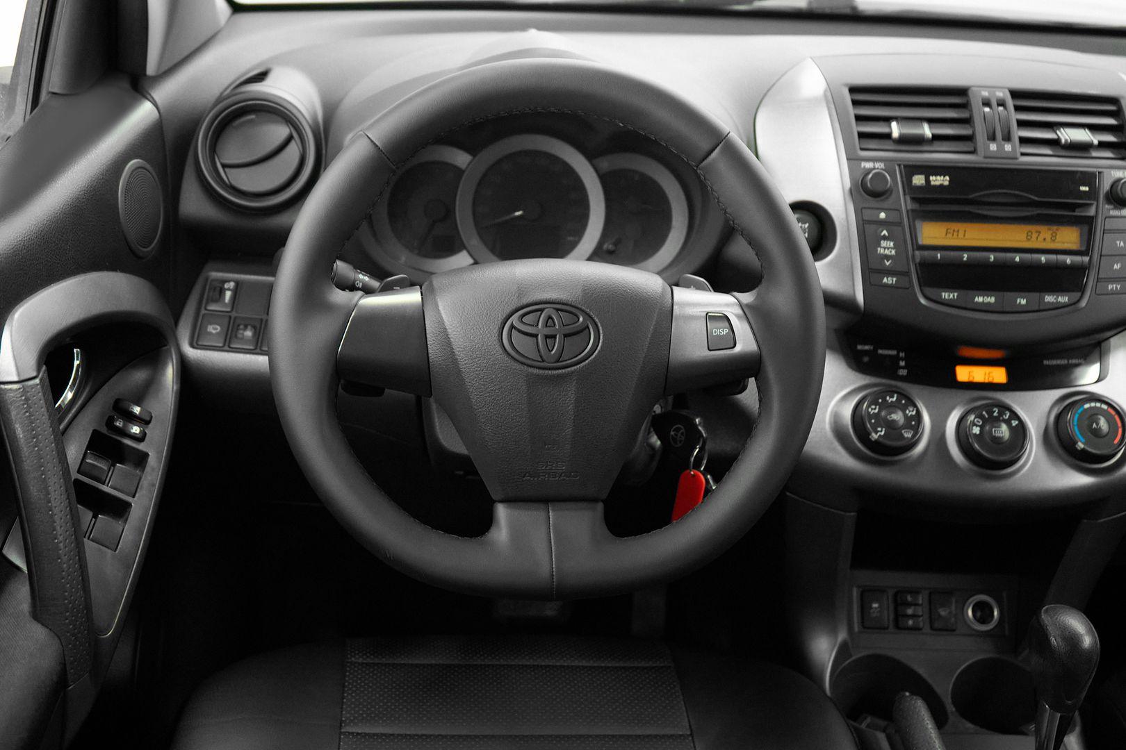 Toyota RAV4 2011, черный