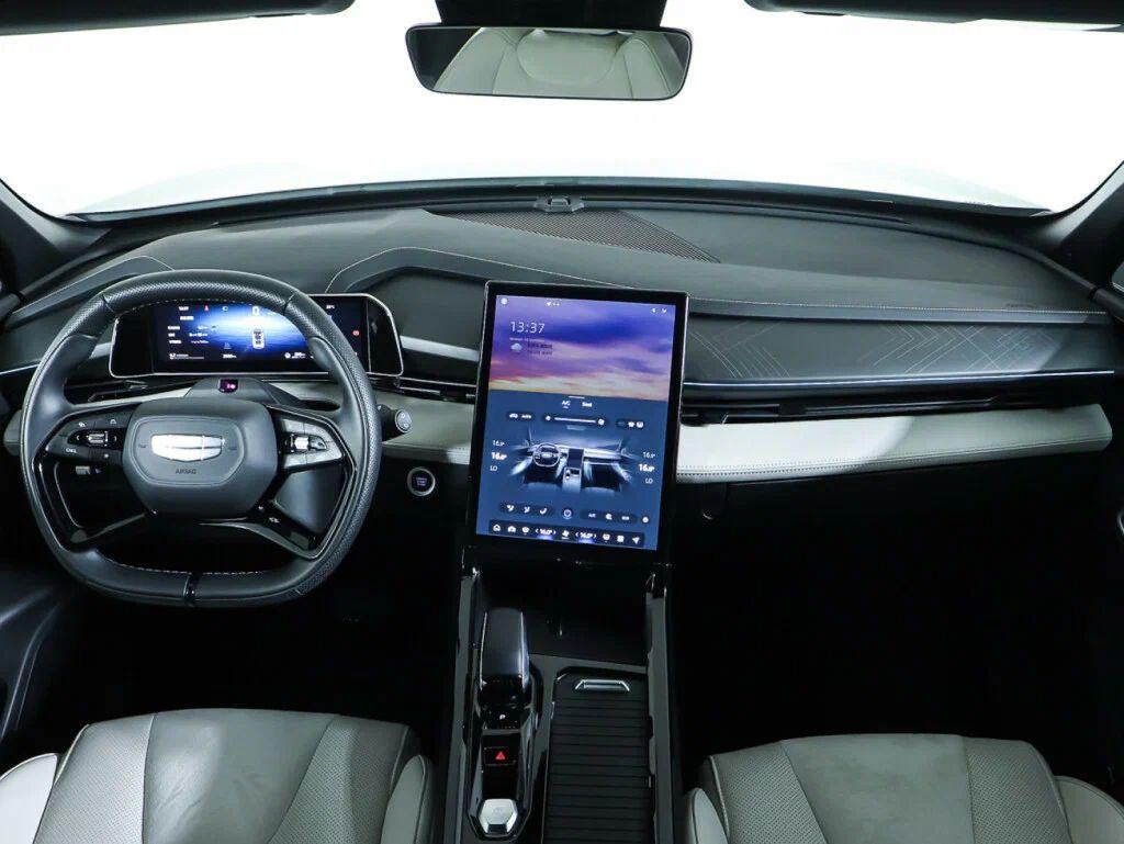Geely Boyue Cool 2024, серый