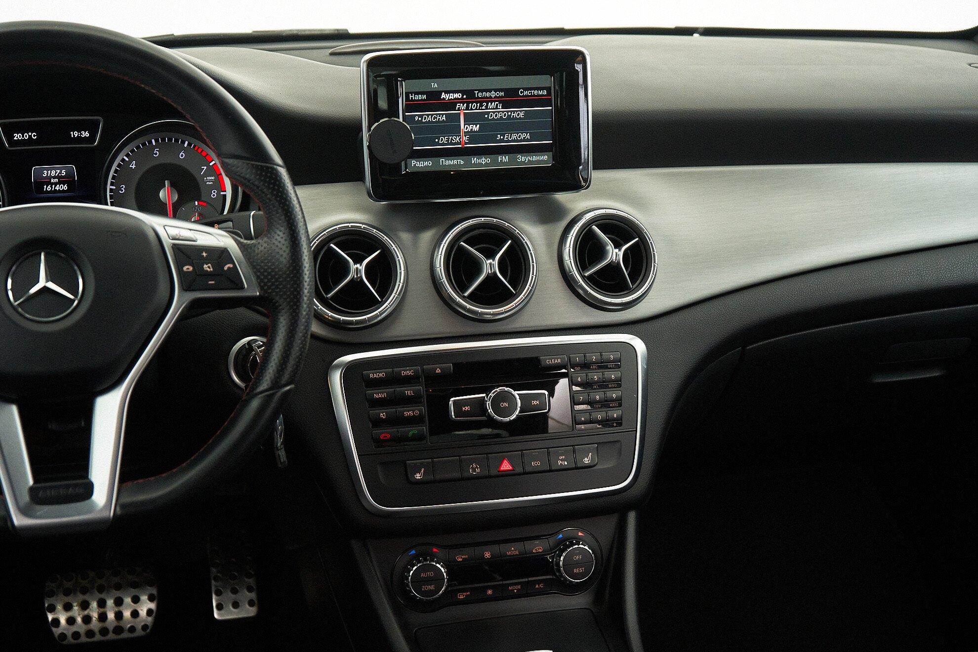 Mercedes-Benz CLA 2013, белый