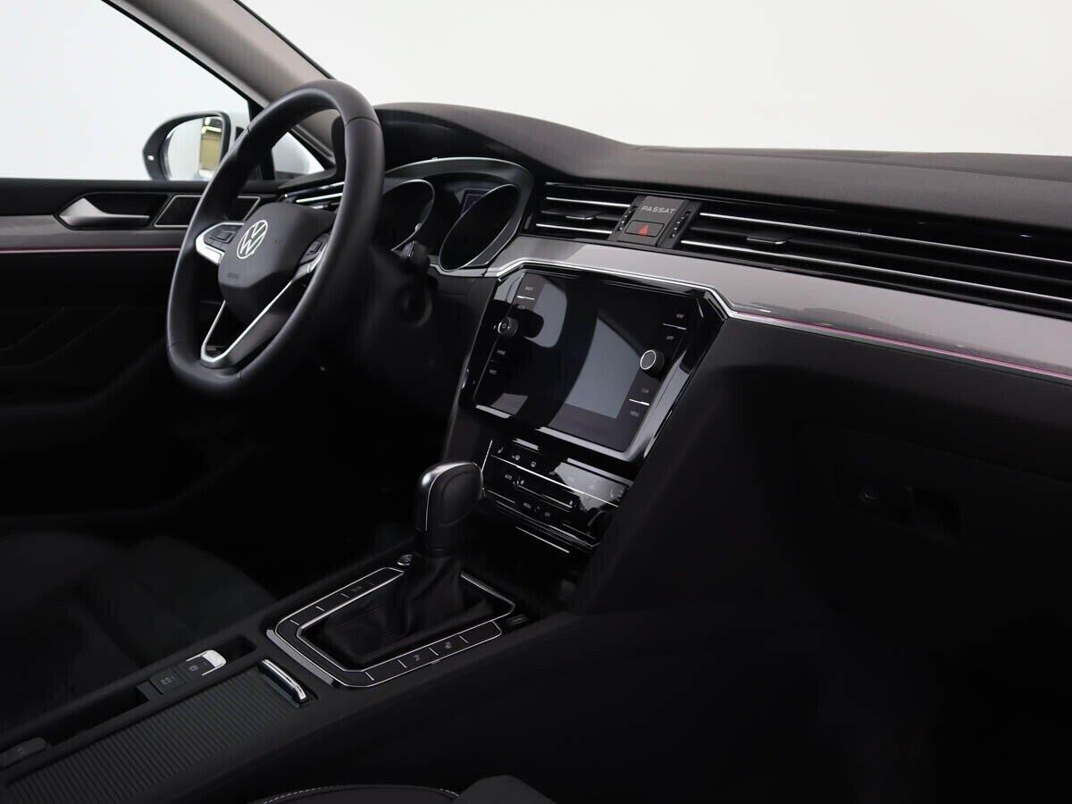 Volkswagen Passat 2021, белый