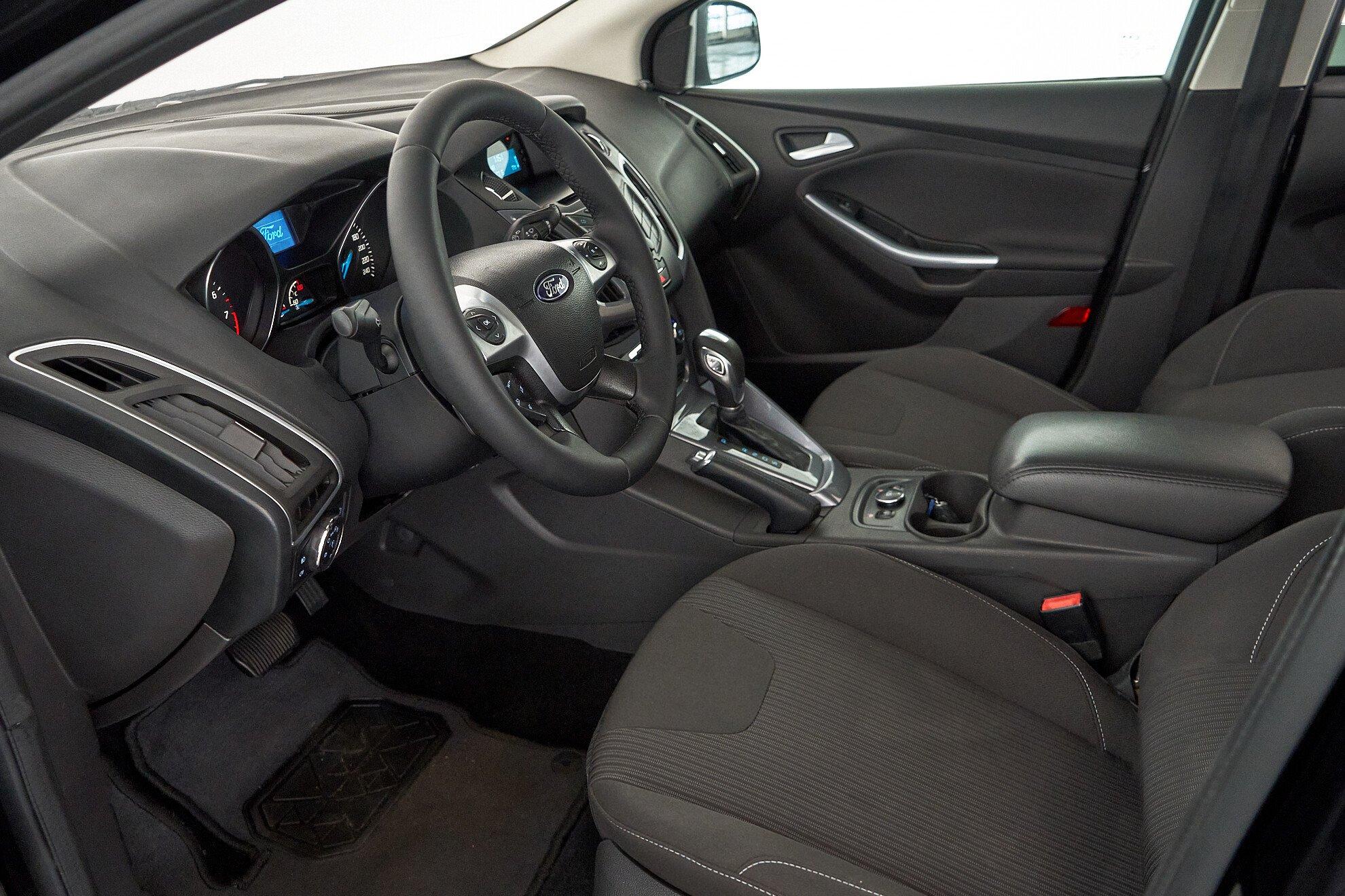 Ford Focus 2014, черный
