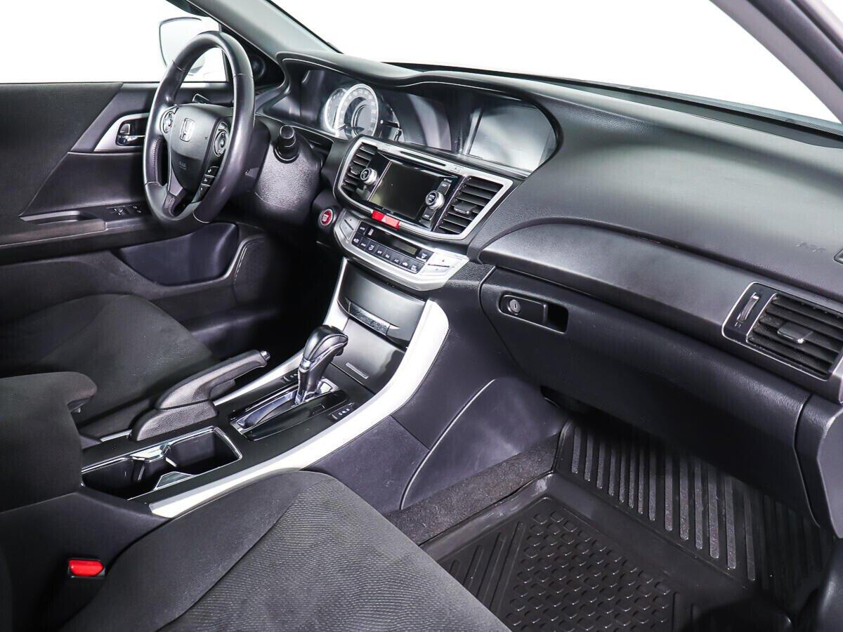 Honda Accord 2014, белый