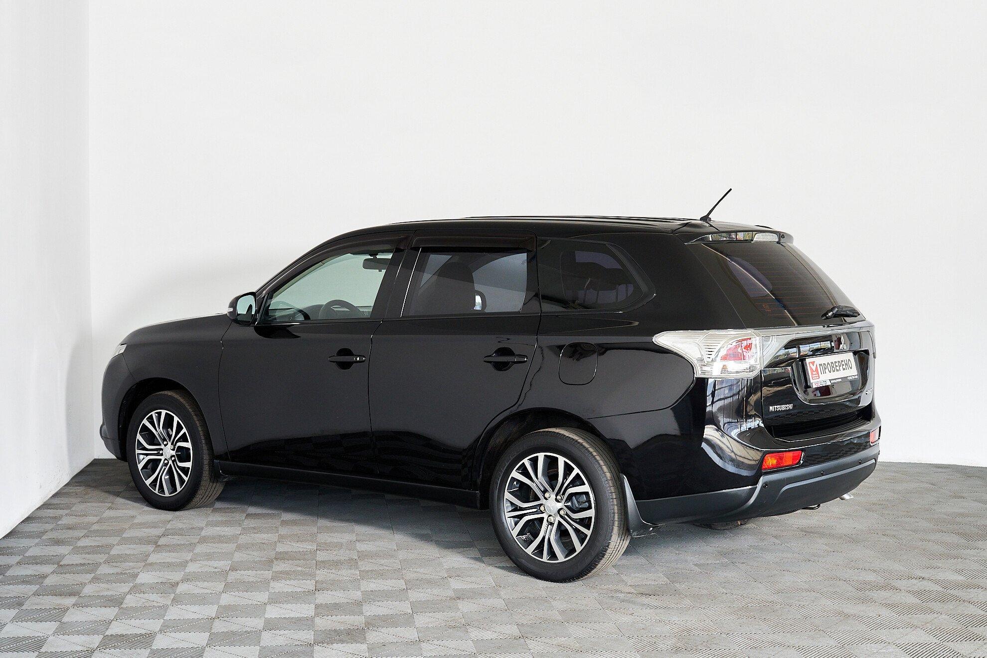 Mitsubishi Outlander 2013, черный