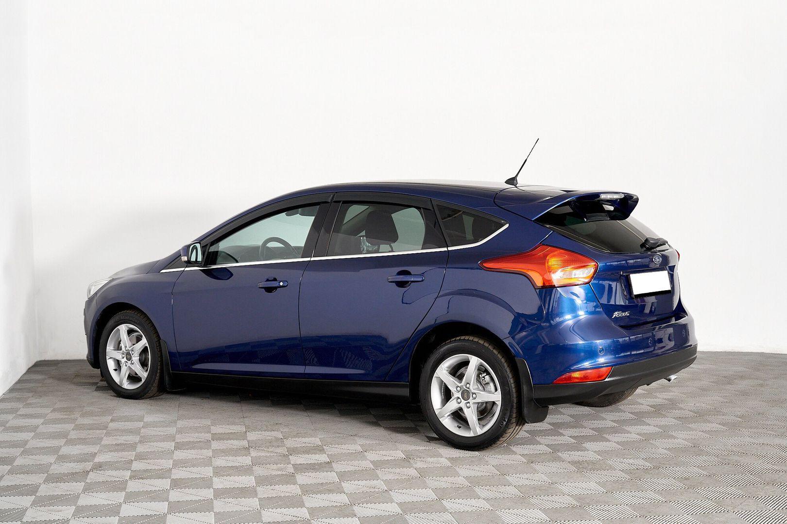 Ford Focus 2018, синий