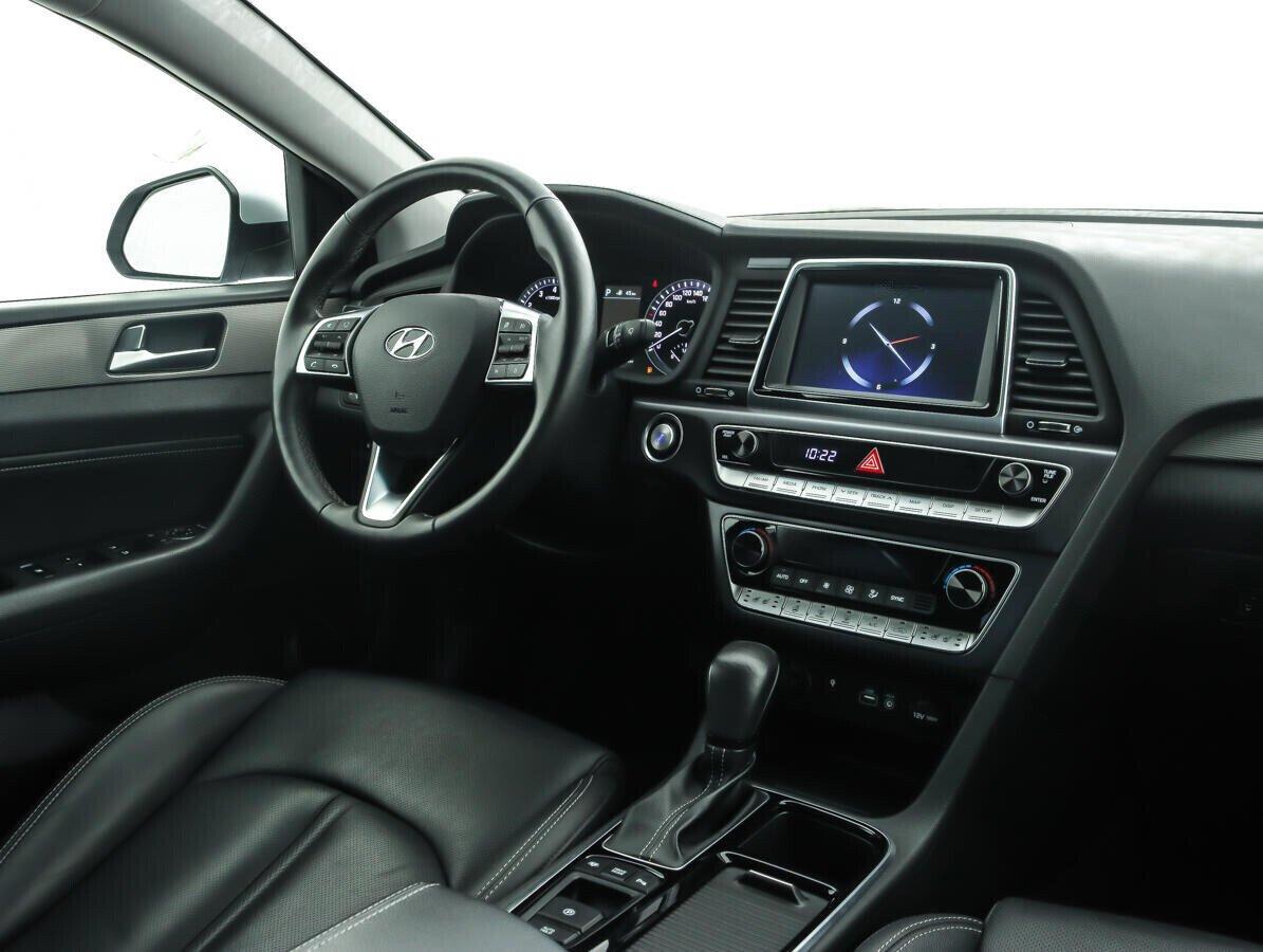 Hyundai Sonata 2018, серебряный