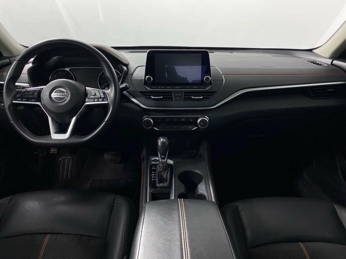 Nissan Altima 2020, черный