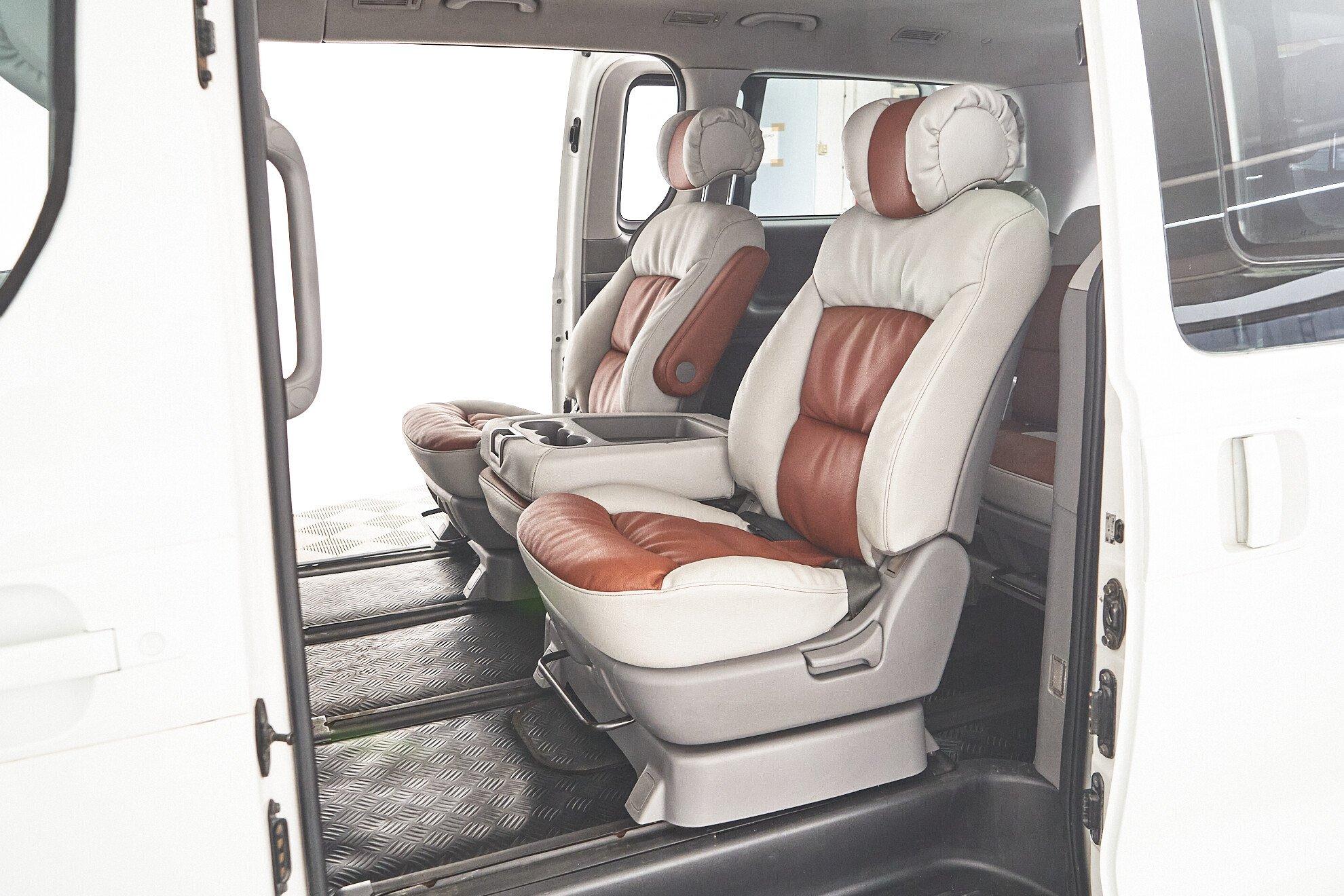 Hyundai Grand Starex 2010, белый
