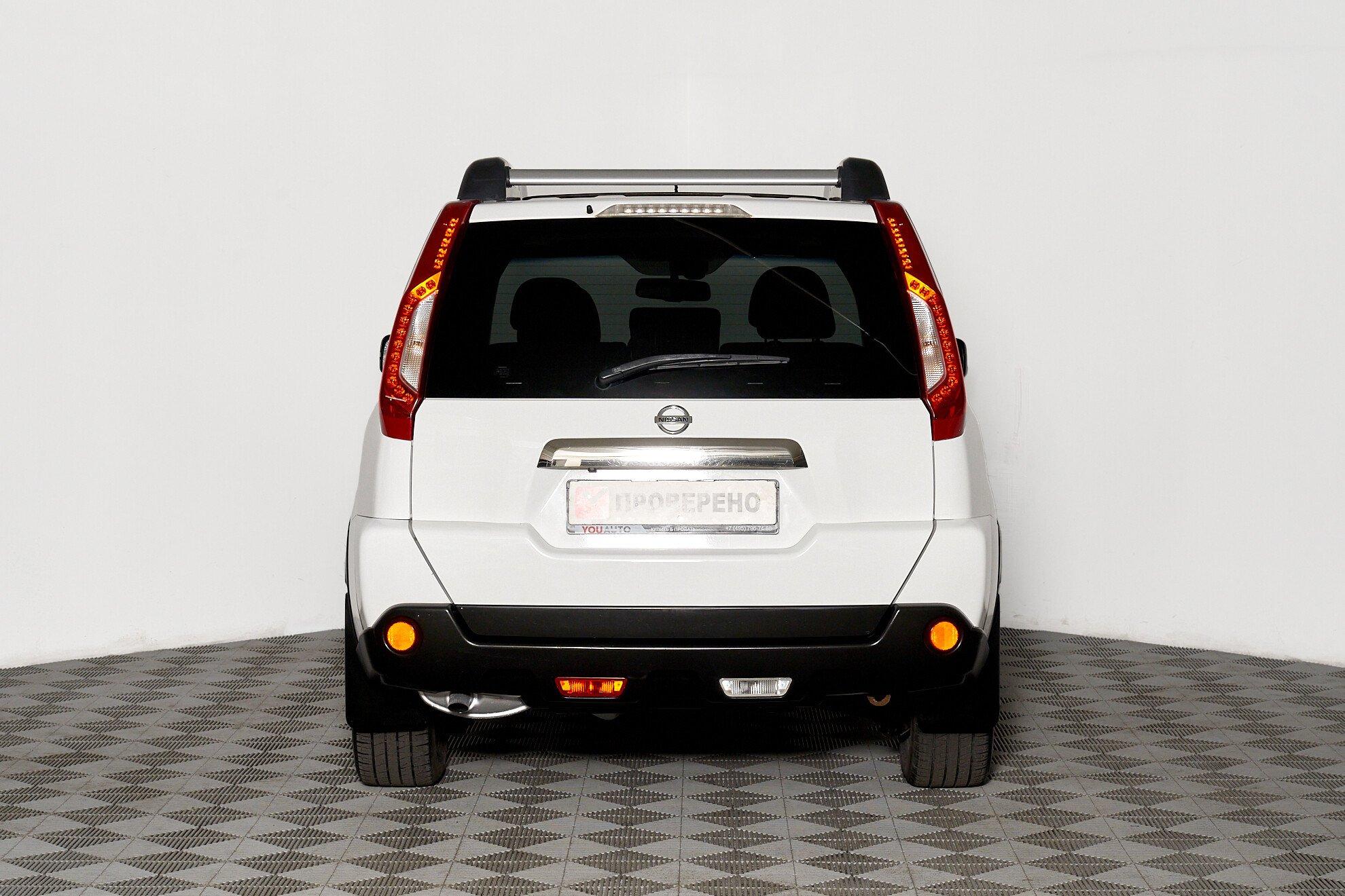 Nissan X-Trail 2011, белый