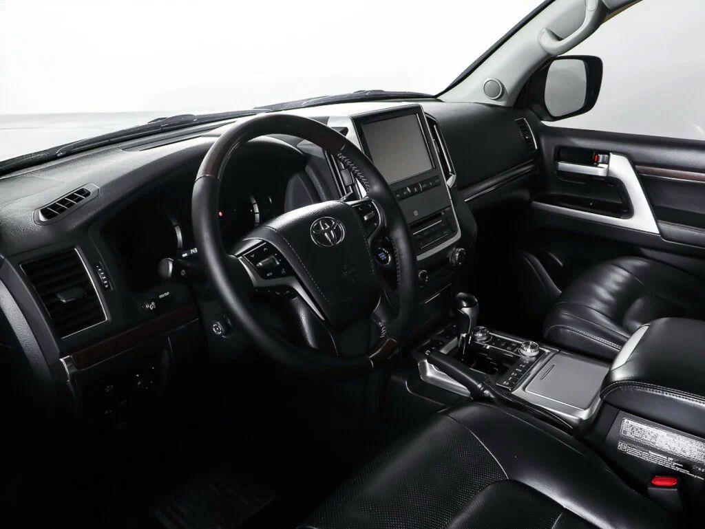 Toyota Land Cruiser 2019, черный