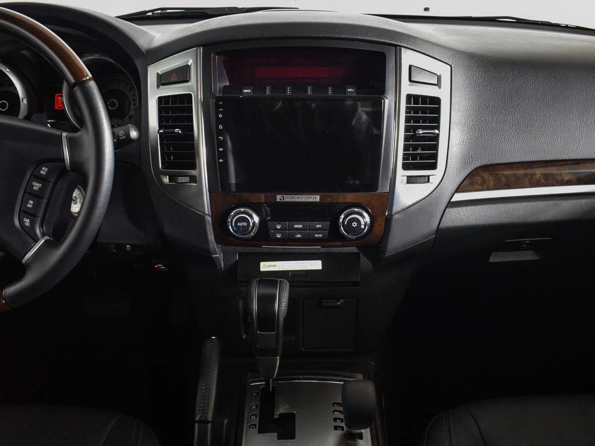 Mitsubishi Pajero 2020, белый