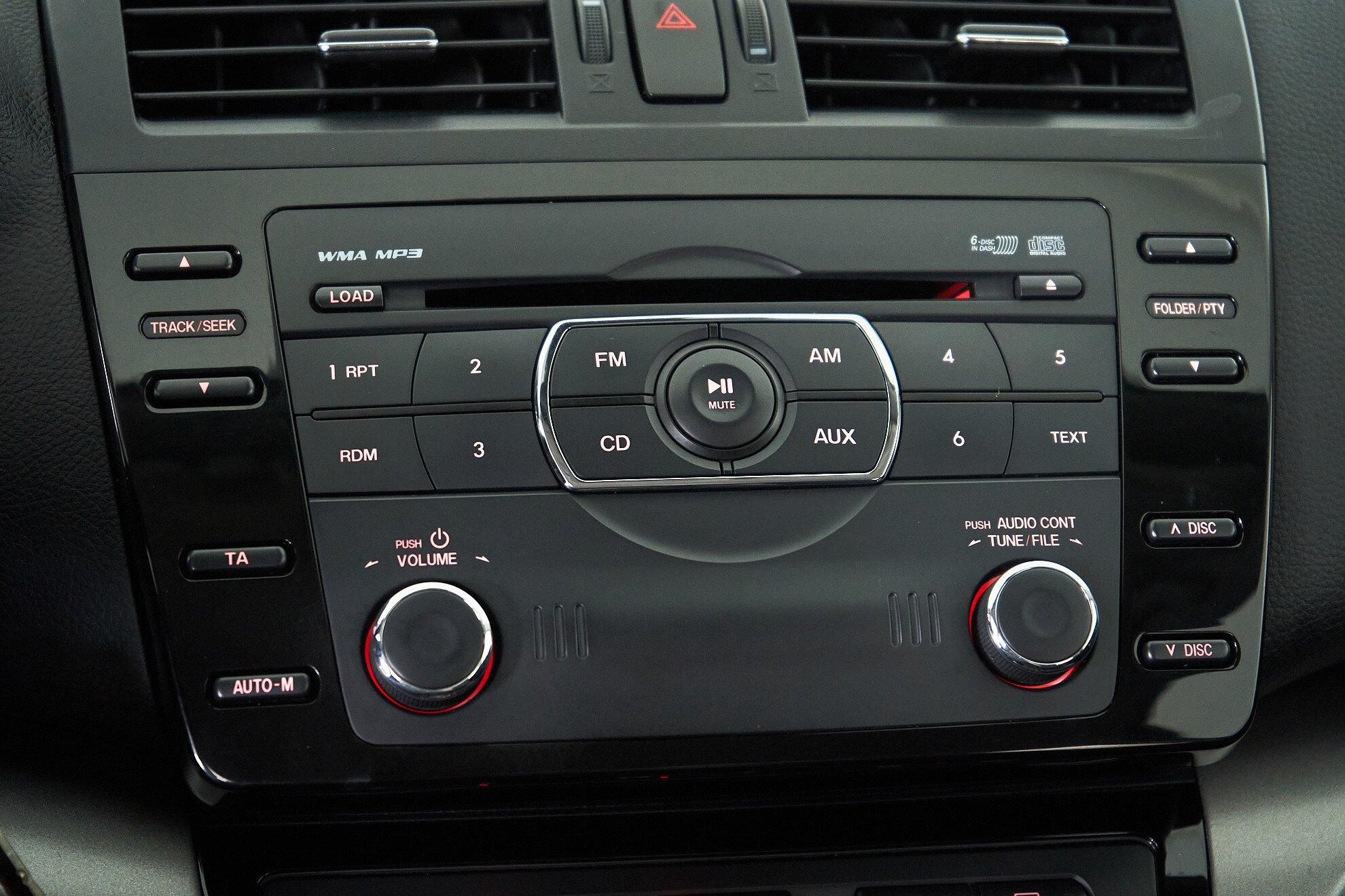 Mazda 6 2010, белый