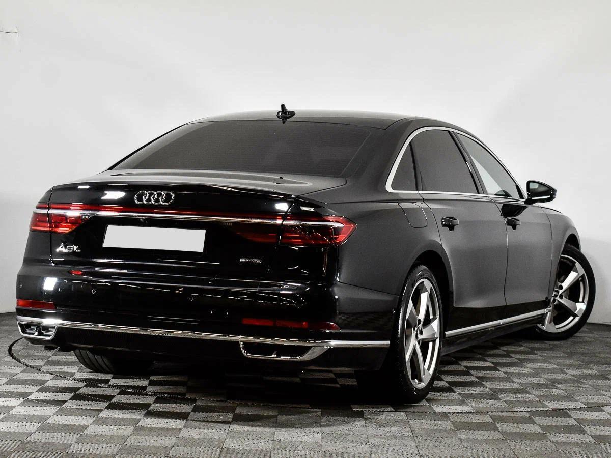 Audi A8 2018, черный