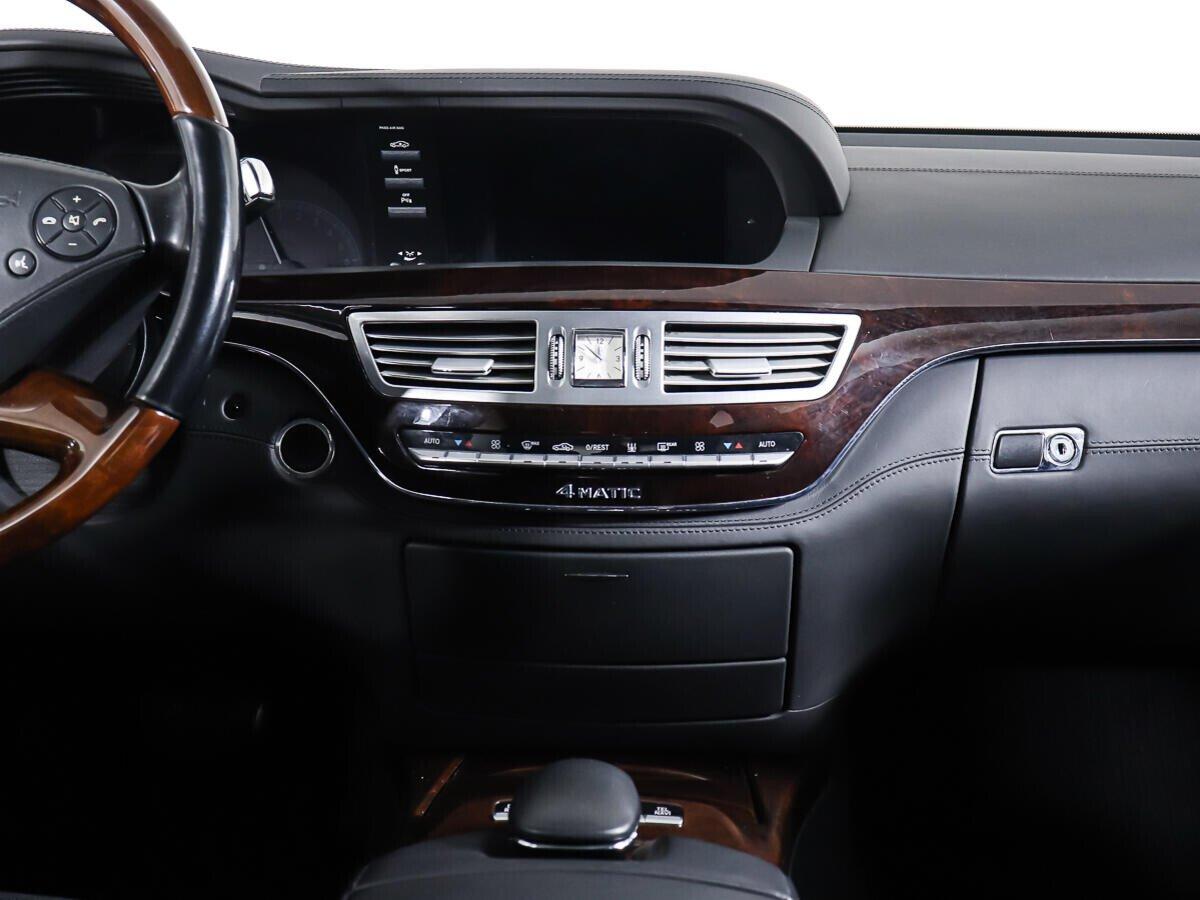 Mercedes-Benz S-Класс 2011, серебряный