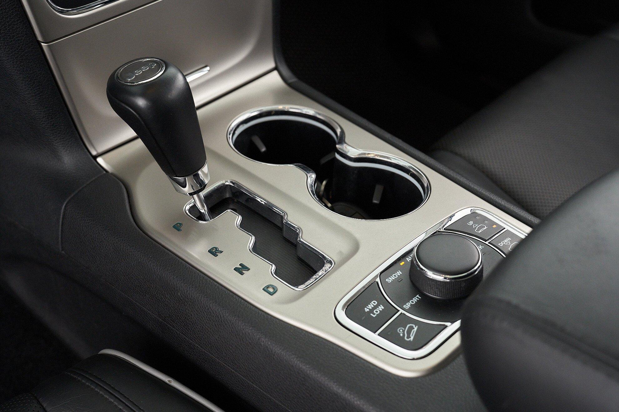 Jeep Grand Cherokee 2010, черный