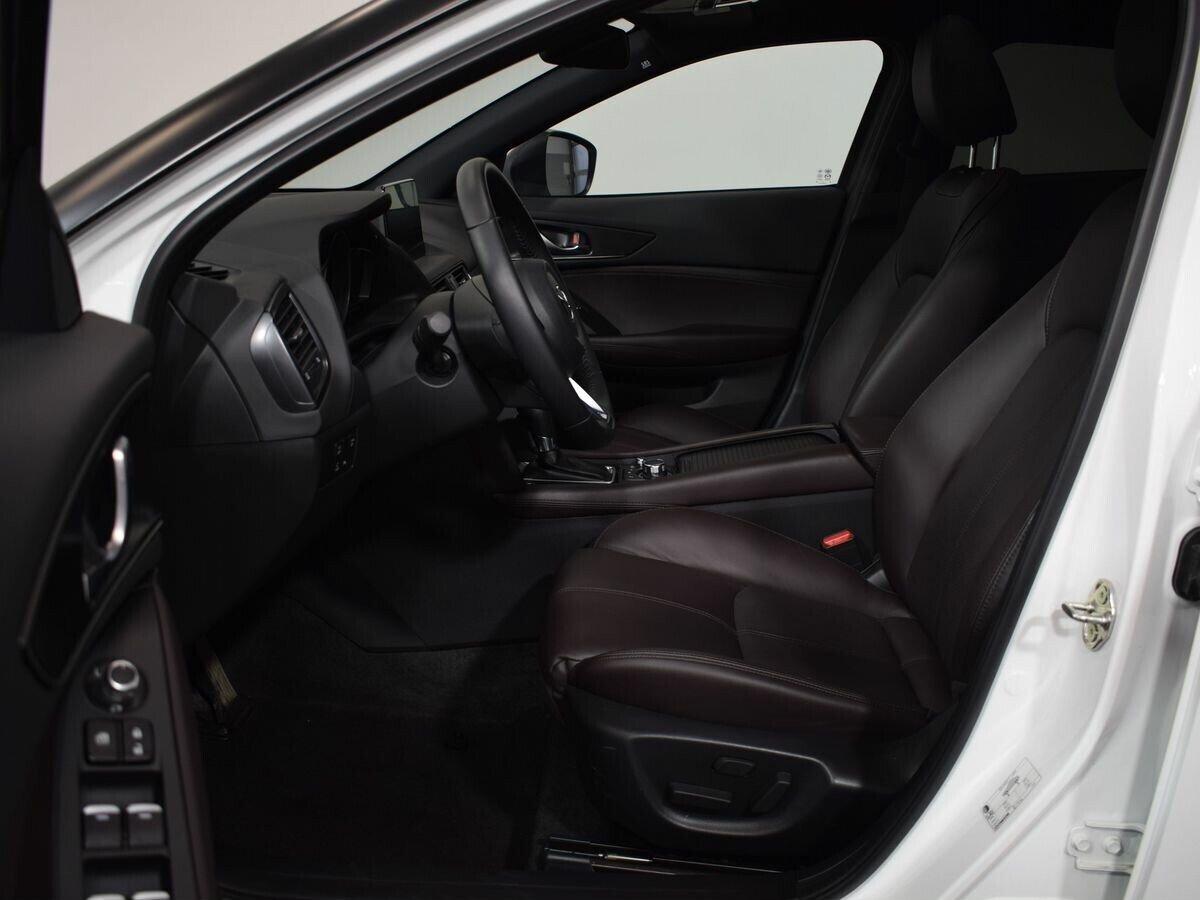 Mazda CX-4 2022, белый