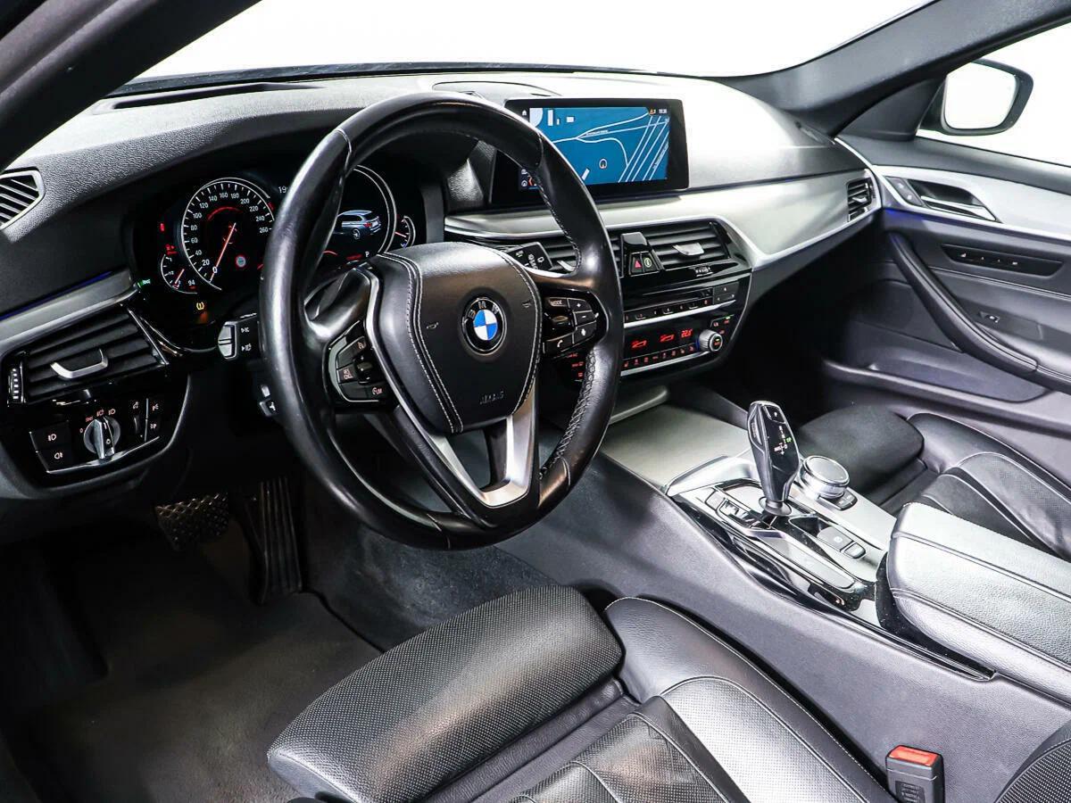 BMW 5 серии 2019, черный
